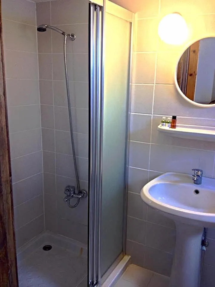 Bathroom in Bare Hill Holiday Apartments