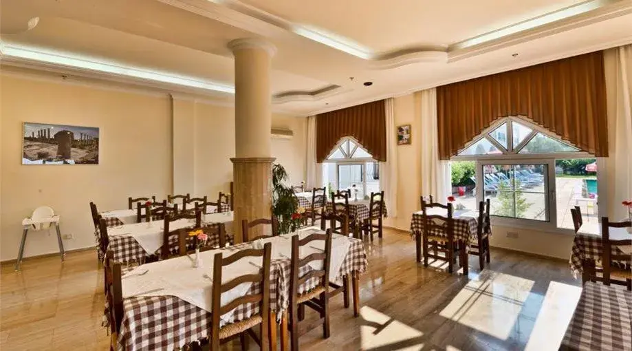 Restaurant/places to eat in Bare Hill Holiday Apartments Restaurant/places to eat in Bare Hill Holiday Apartments