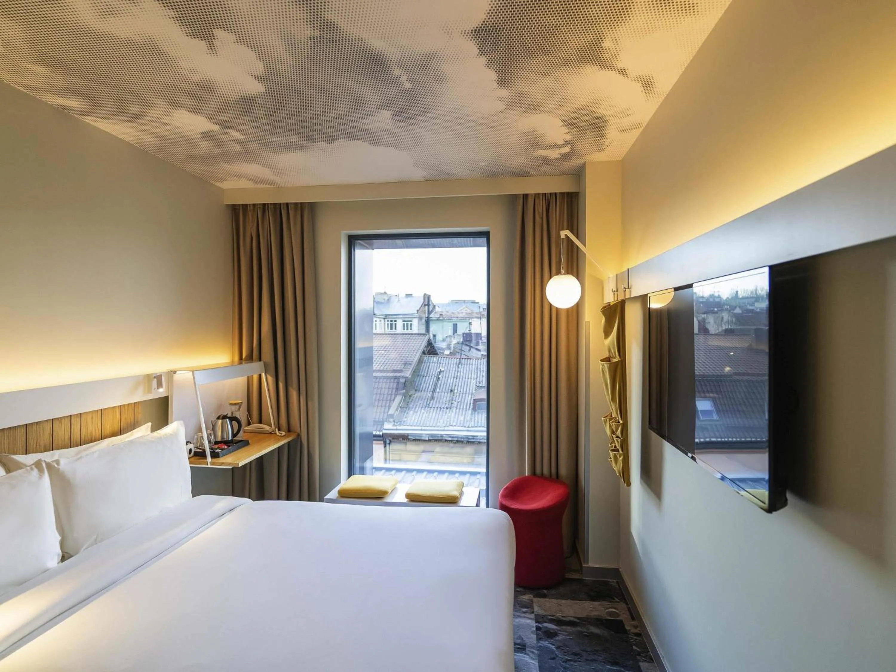 Bedroom, Bed in ibis Lviv Center