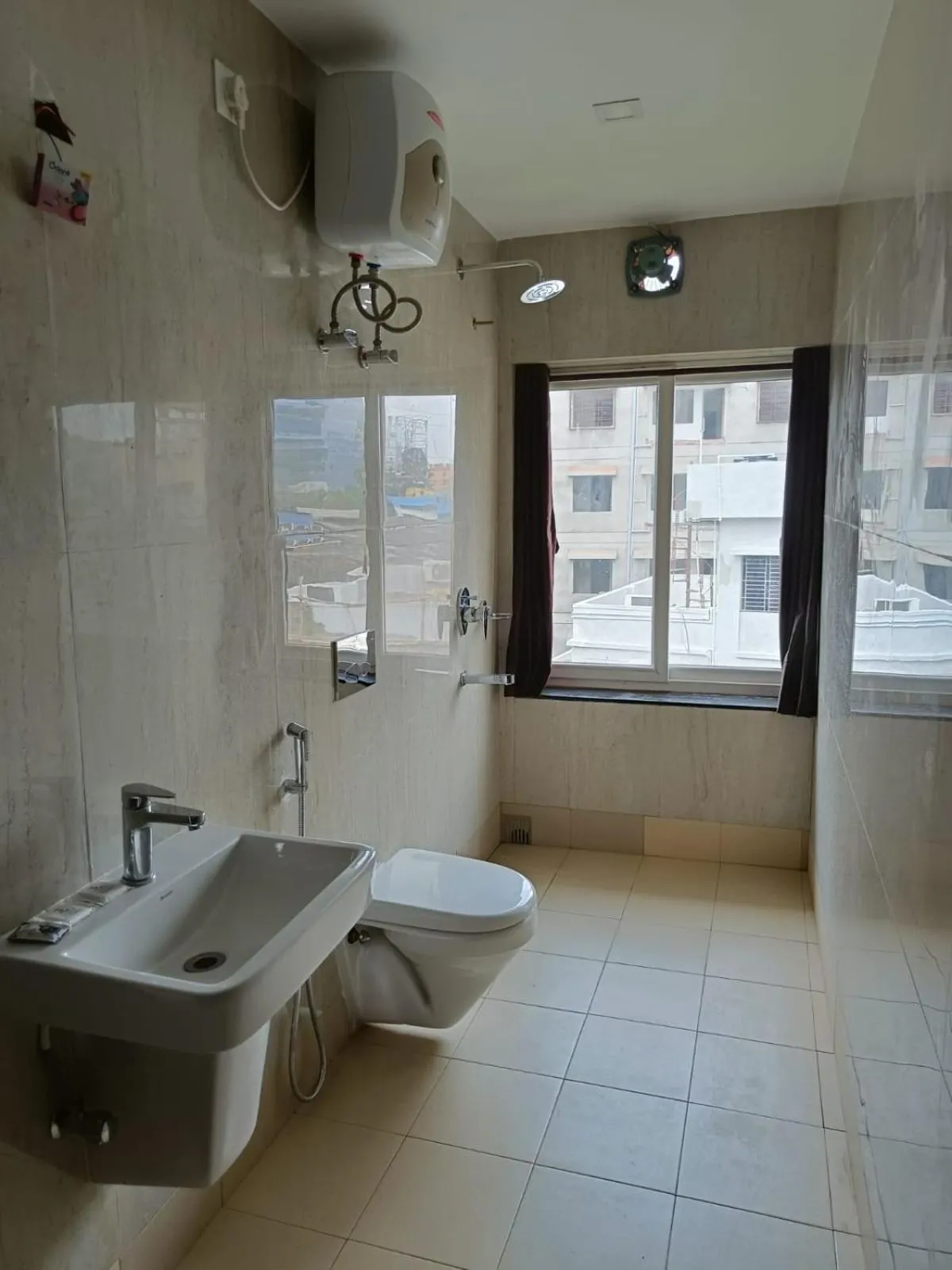 Bathroom in Sheldon Inn Kolkata