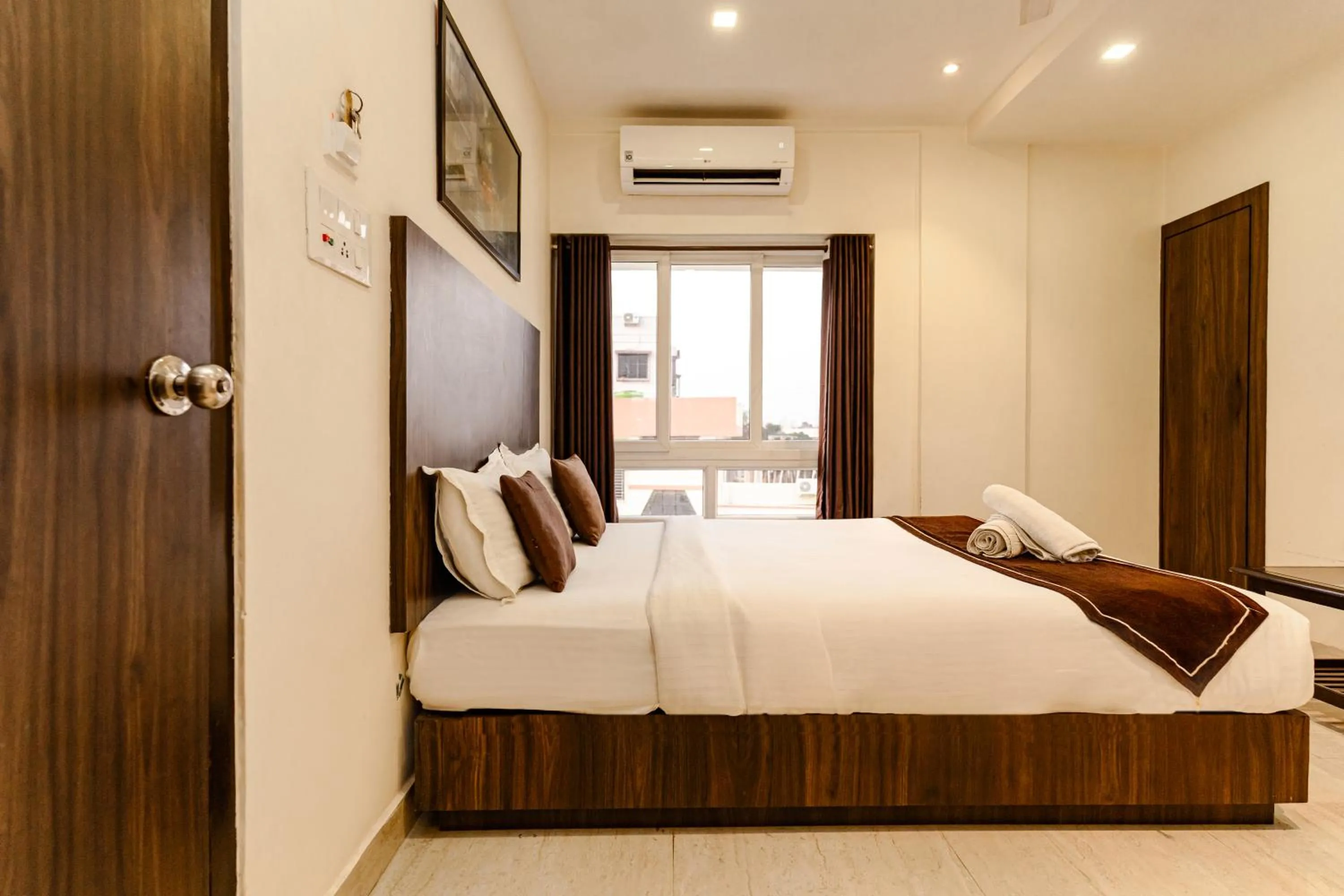 Bed in Sheldon Inn Kolkata