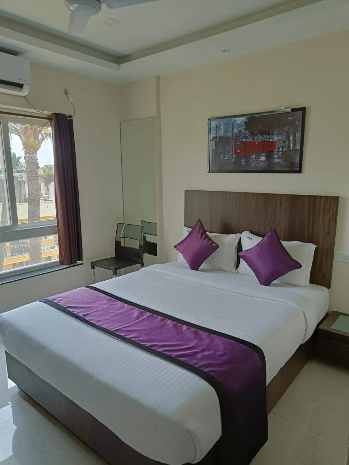 Bedroom, Bed in Sheldon Inn Kolkata