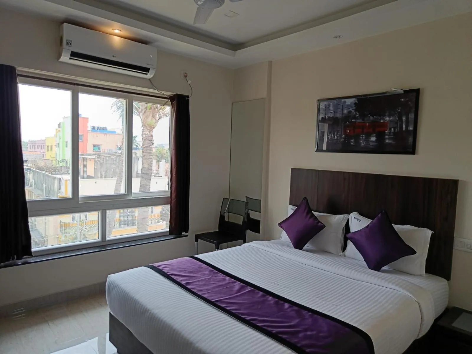 Bed in Sheldon Inn Kolkata