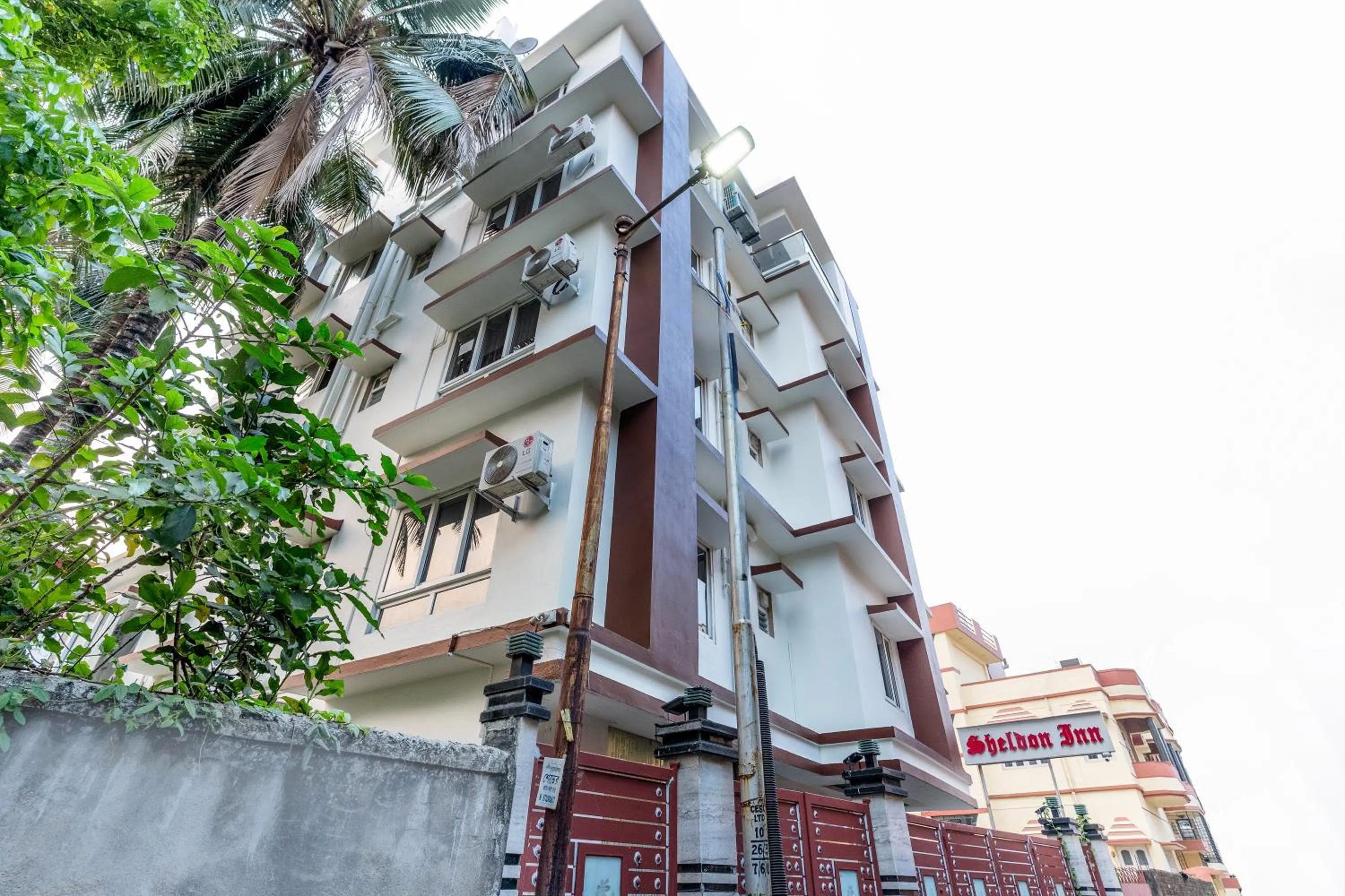 Property building in Sheldon Inn Kolkata