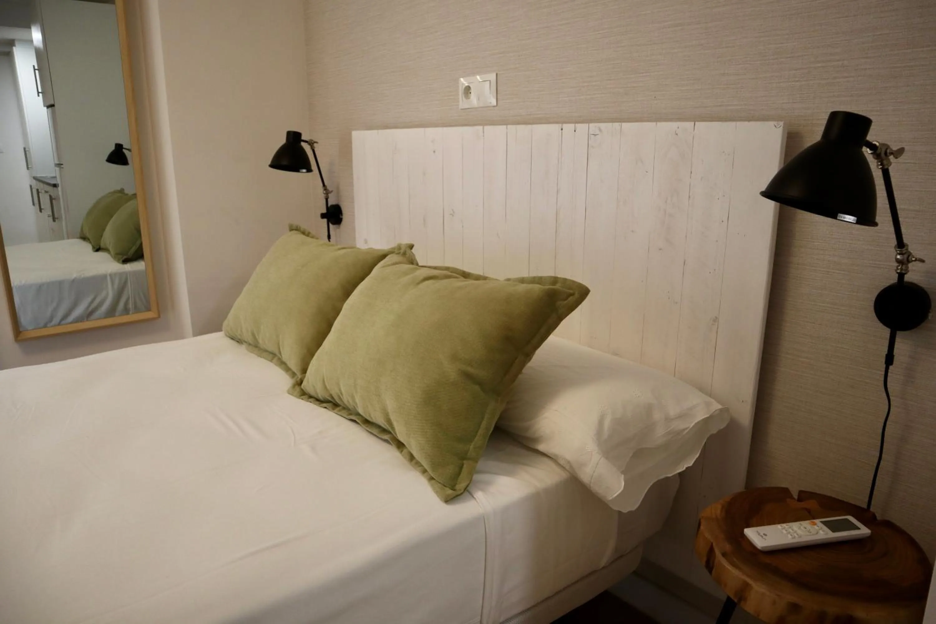 Other, Bed in Merced10 1A