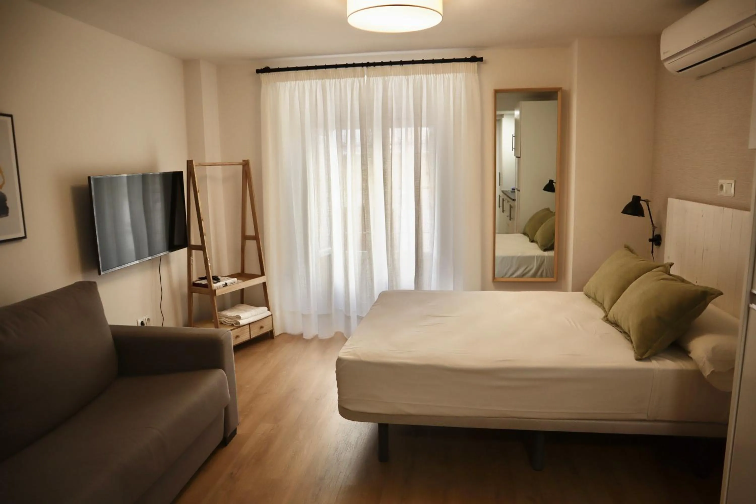 Other, Bed in Merced10 1A