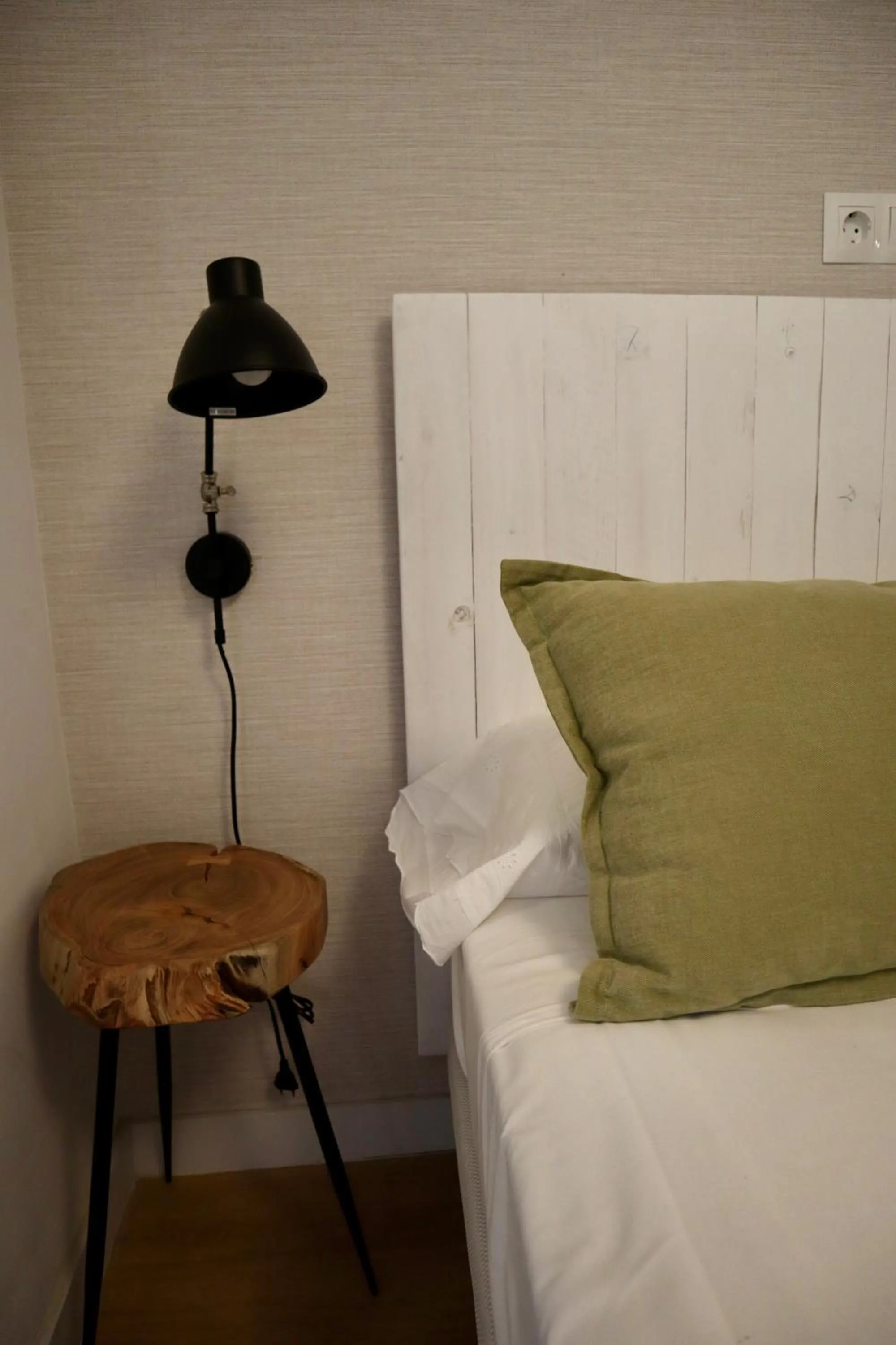 Other, Bed in Merced10 1A