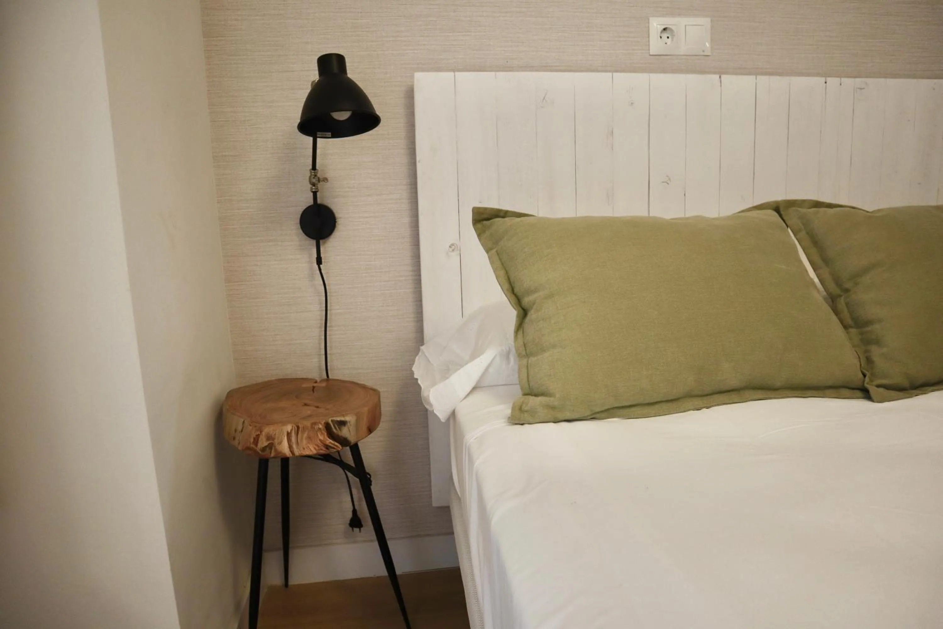Other, Bed in Merced10 1A