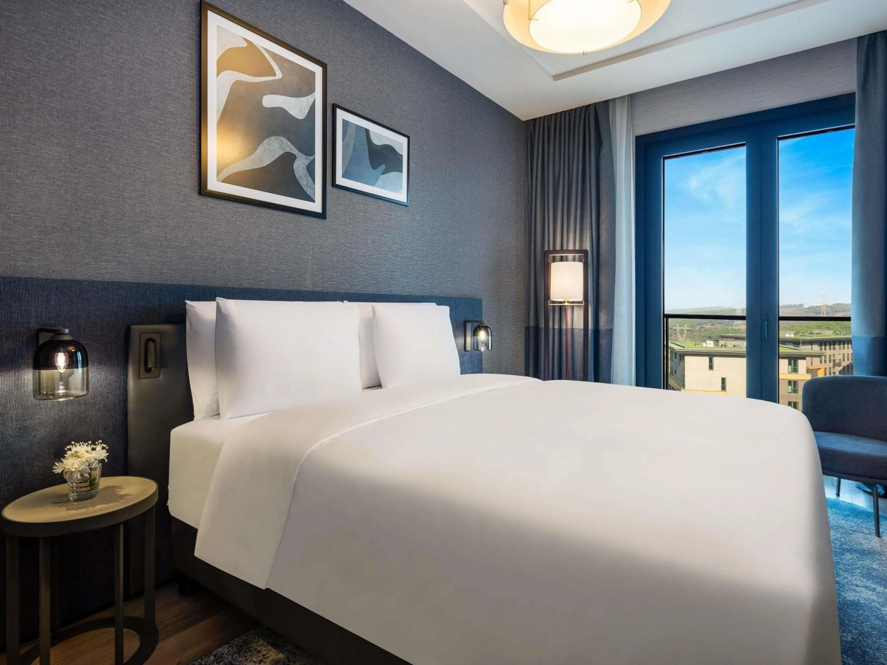 Bedroom, Bed in Movenpick Living Istanbul Camlivadi