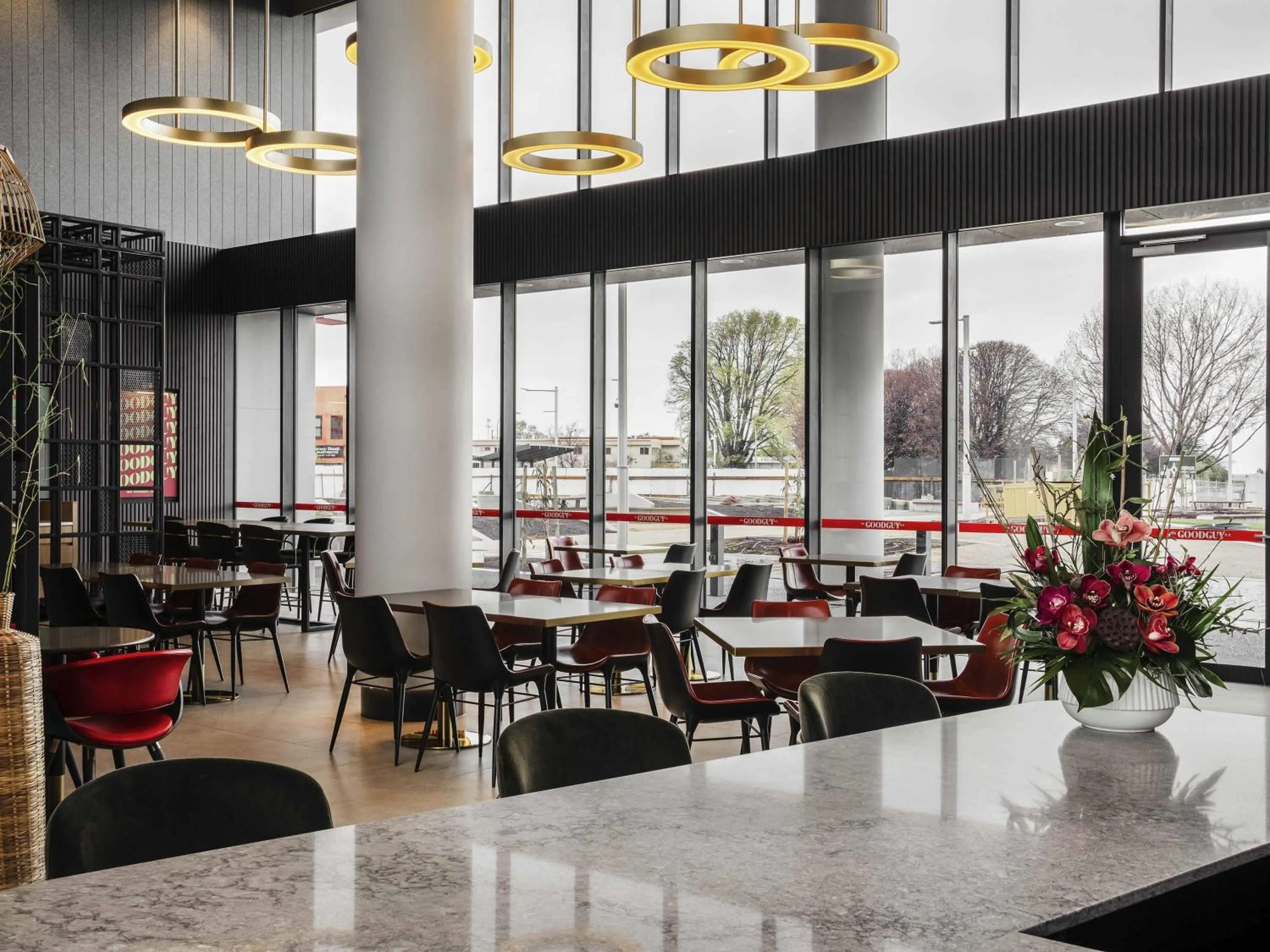 Lounge or bar in Novotel Devonport