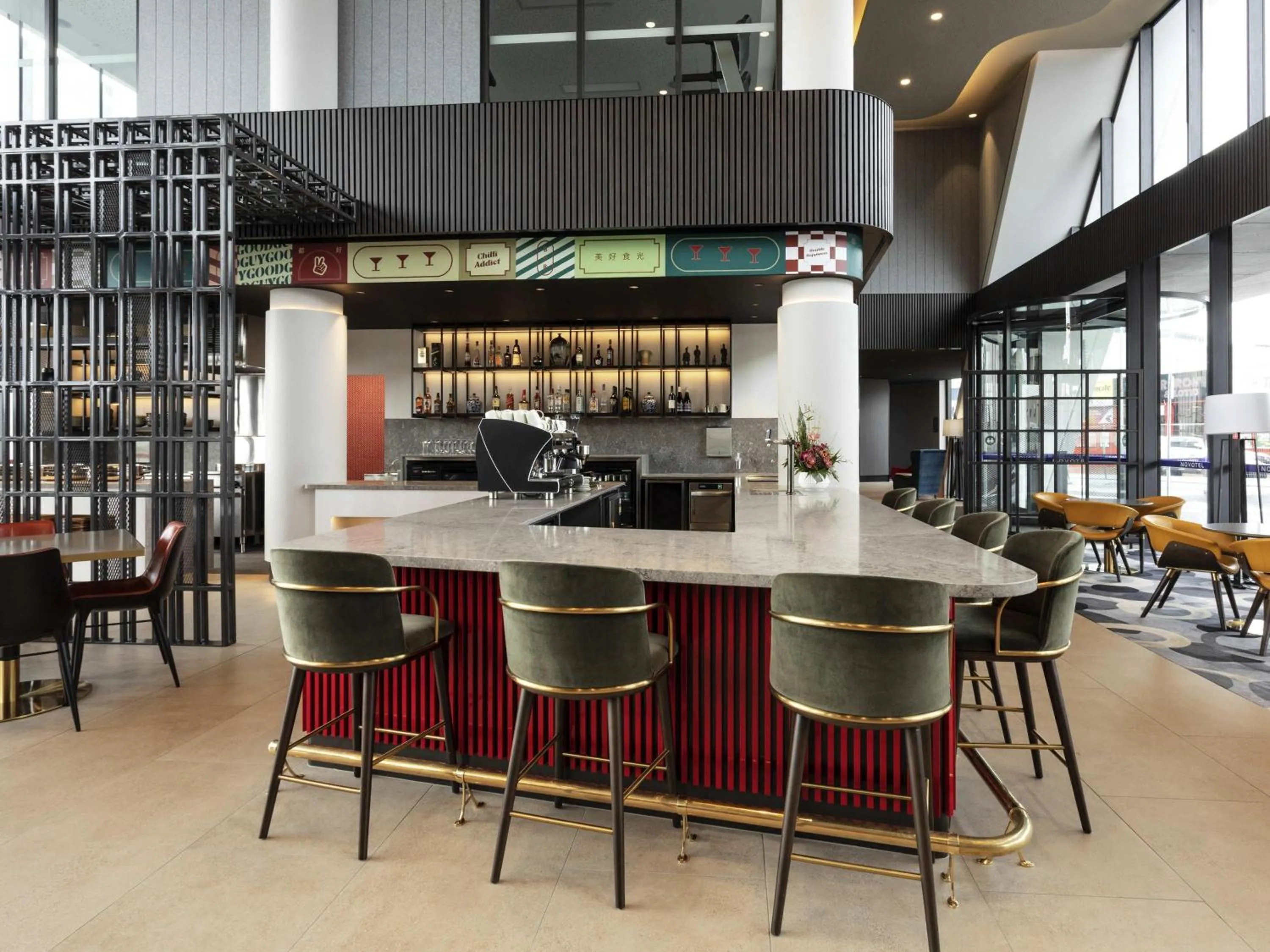 Lounge or bar in Novotel Devonport