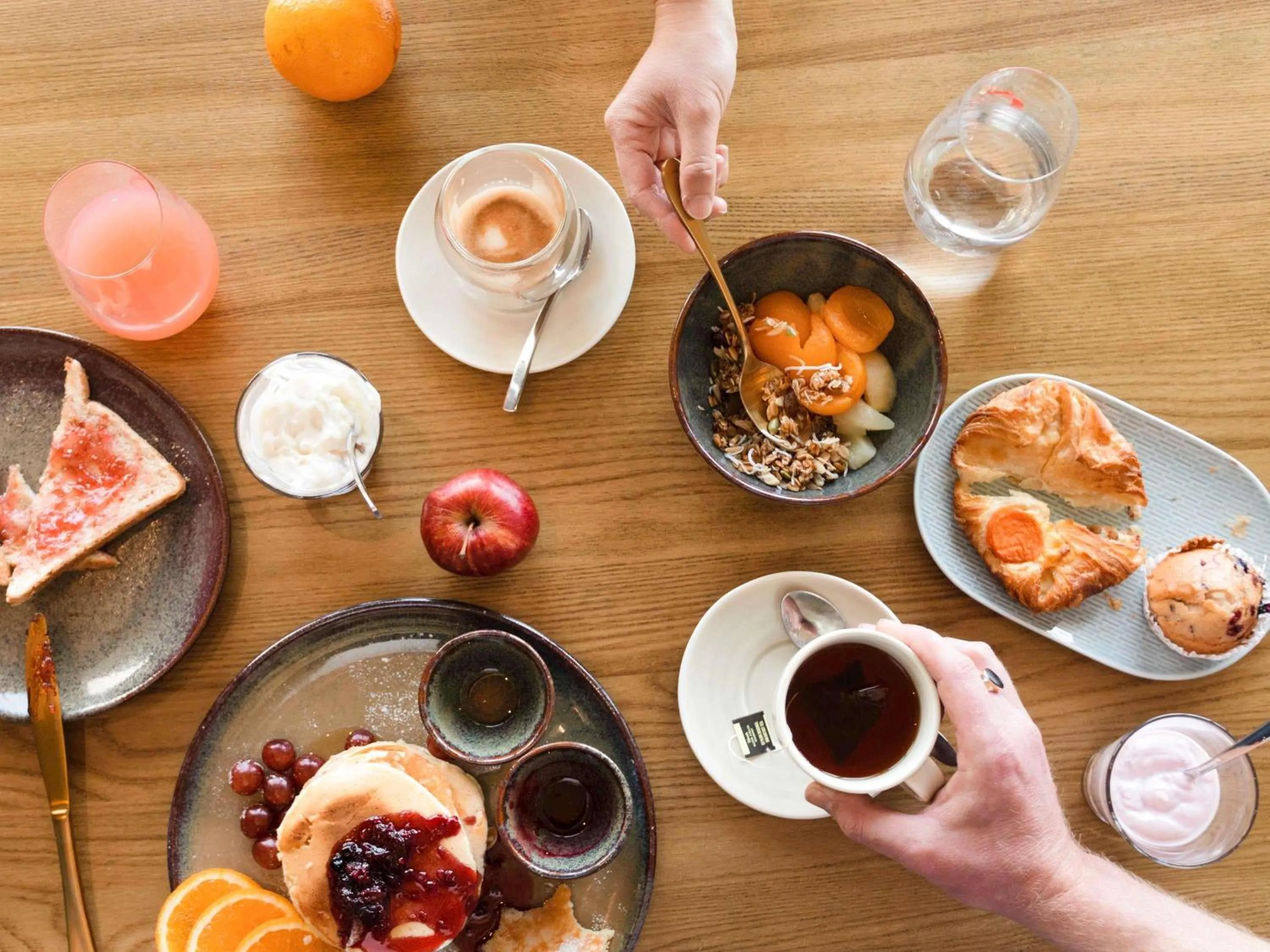 Restaurant/places to eat in Novotel Devonport