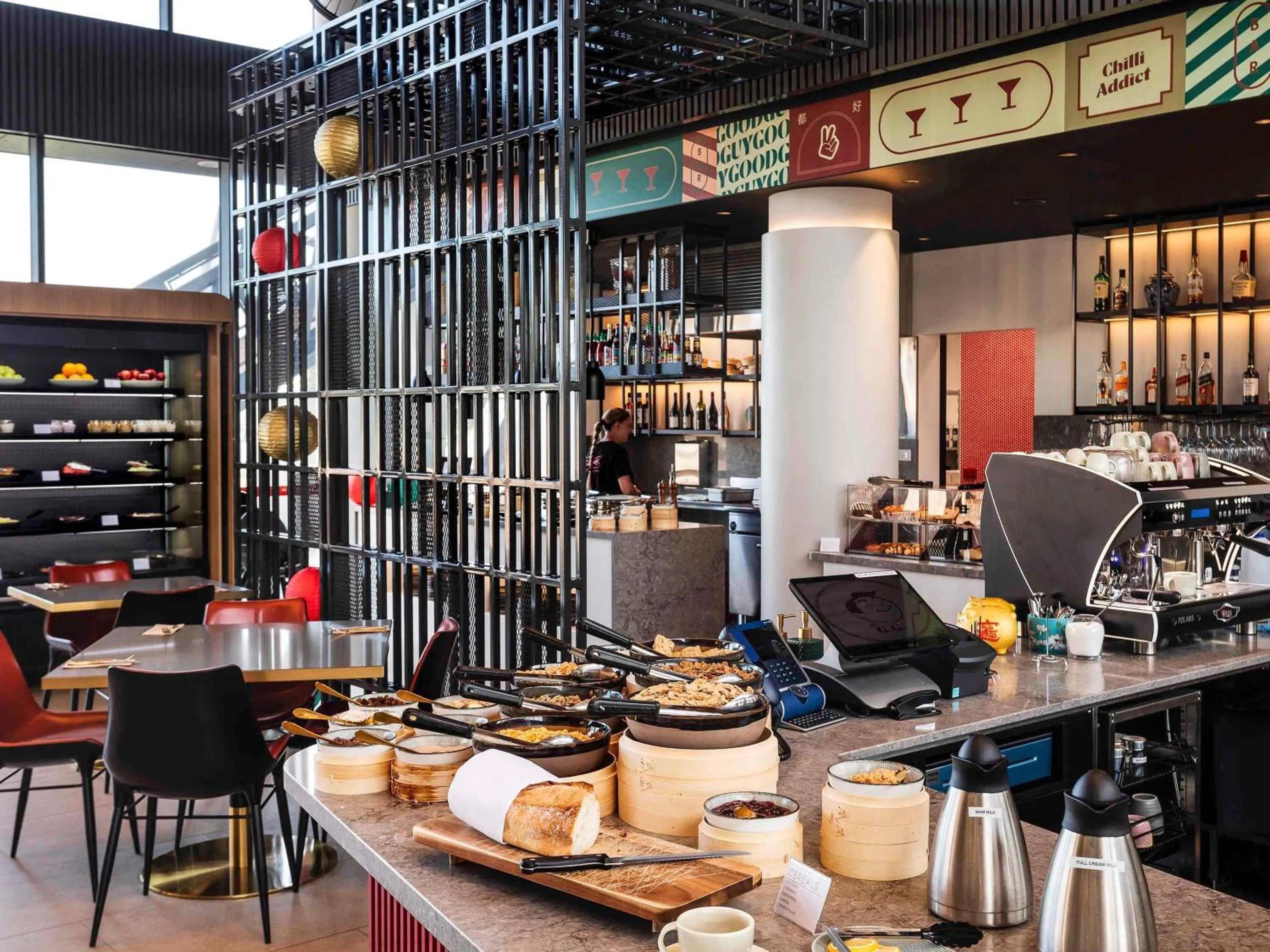 Restaurant/places to eat in Novotel Devonport