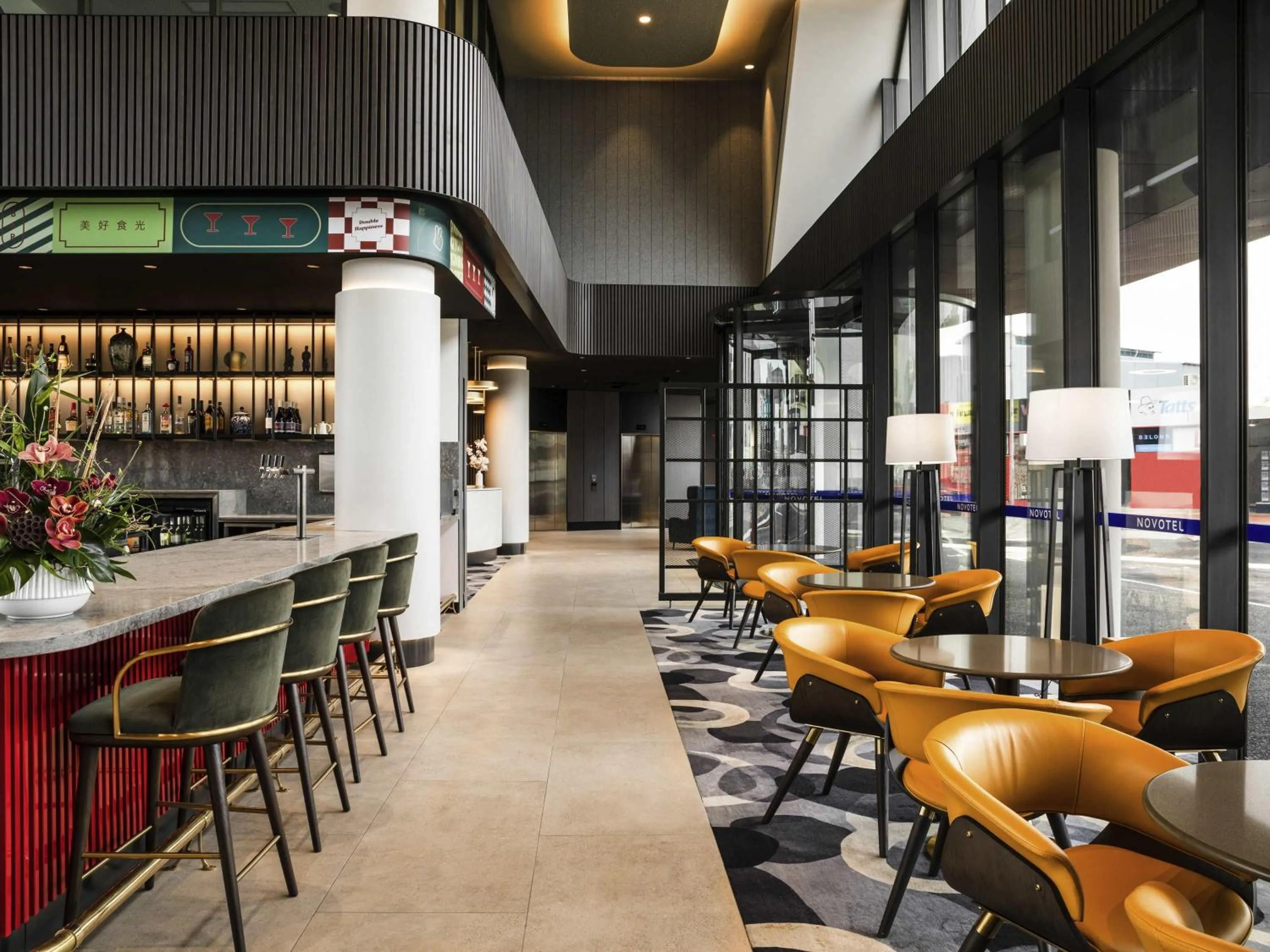 Lounge or bar in Novotel Devonport