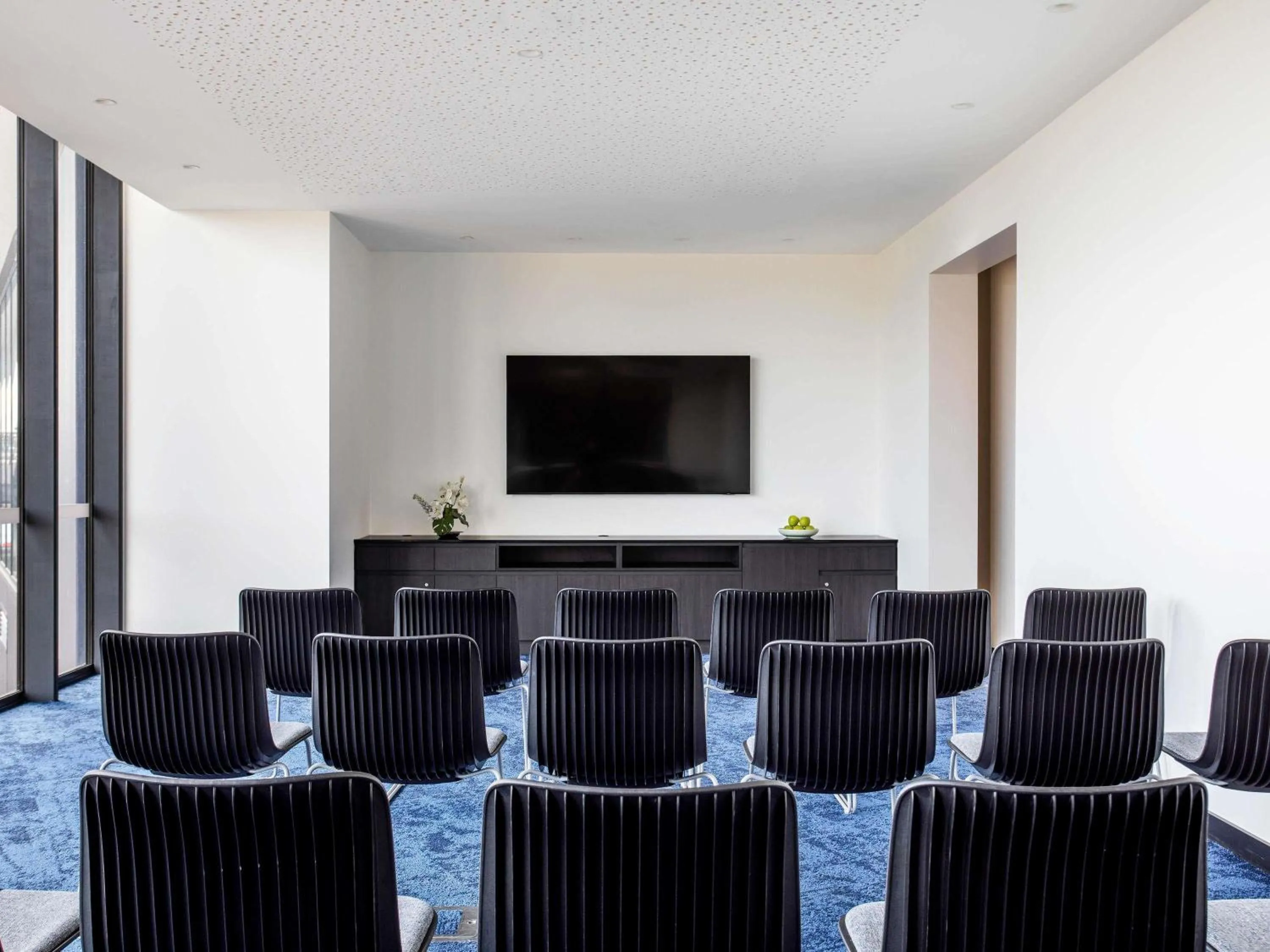 Meeting/conference room in Novotel Devonport