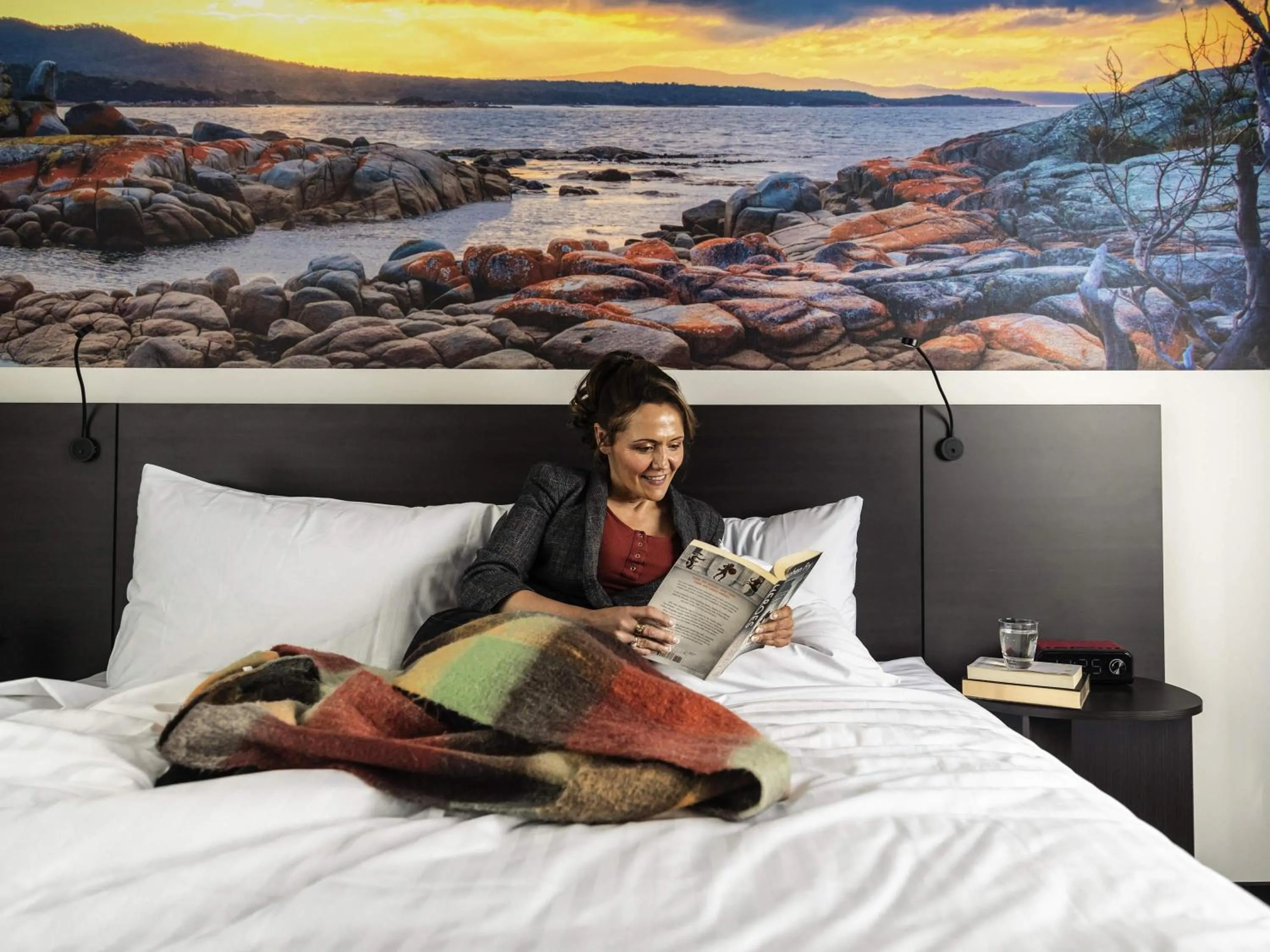 Bedroom, Bed in Novotel Devonport