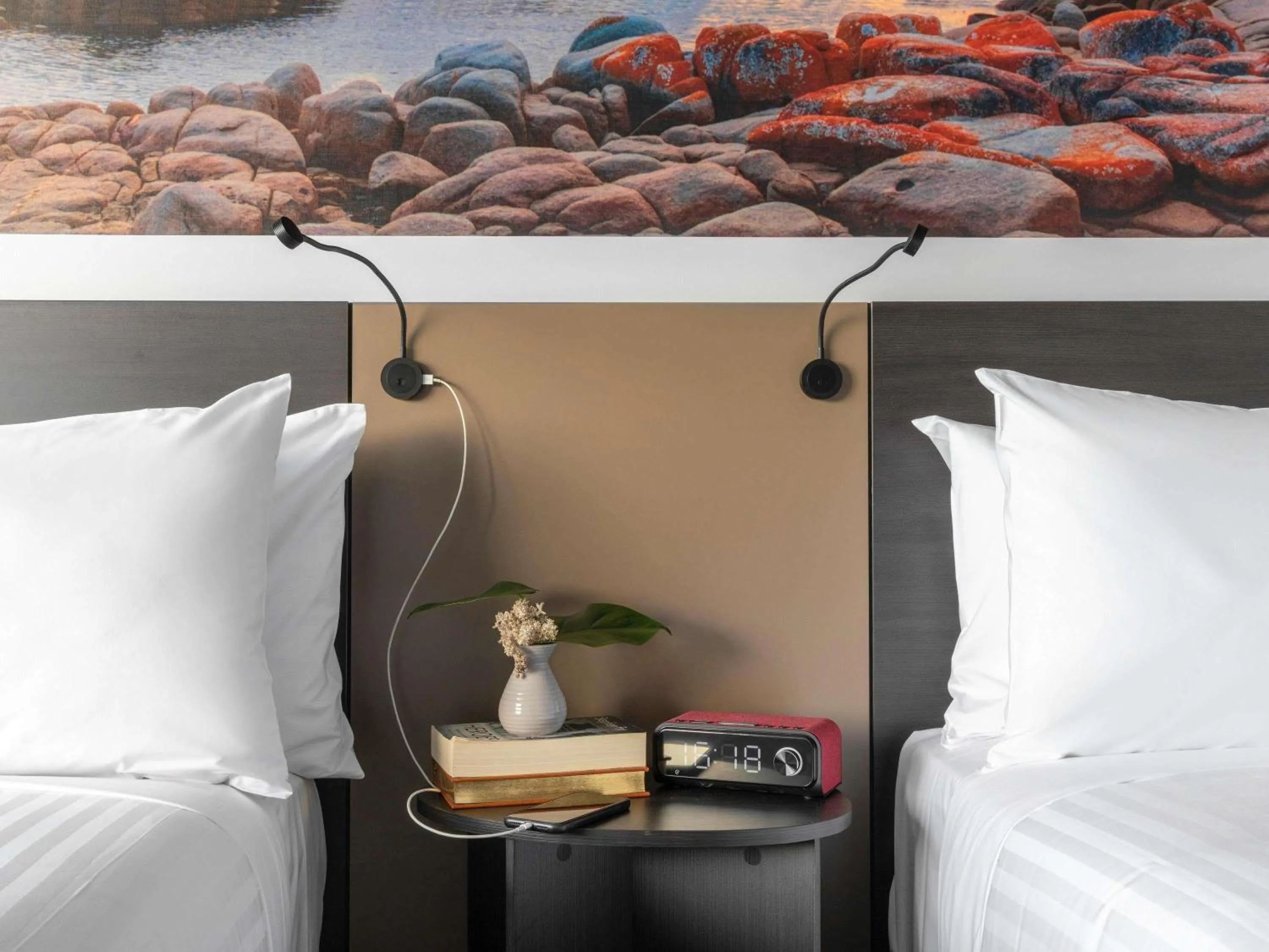 Bedroom, Bed in Novotel Devonport