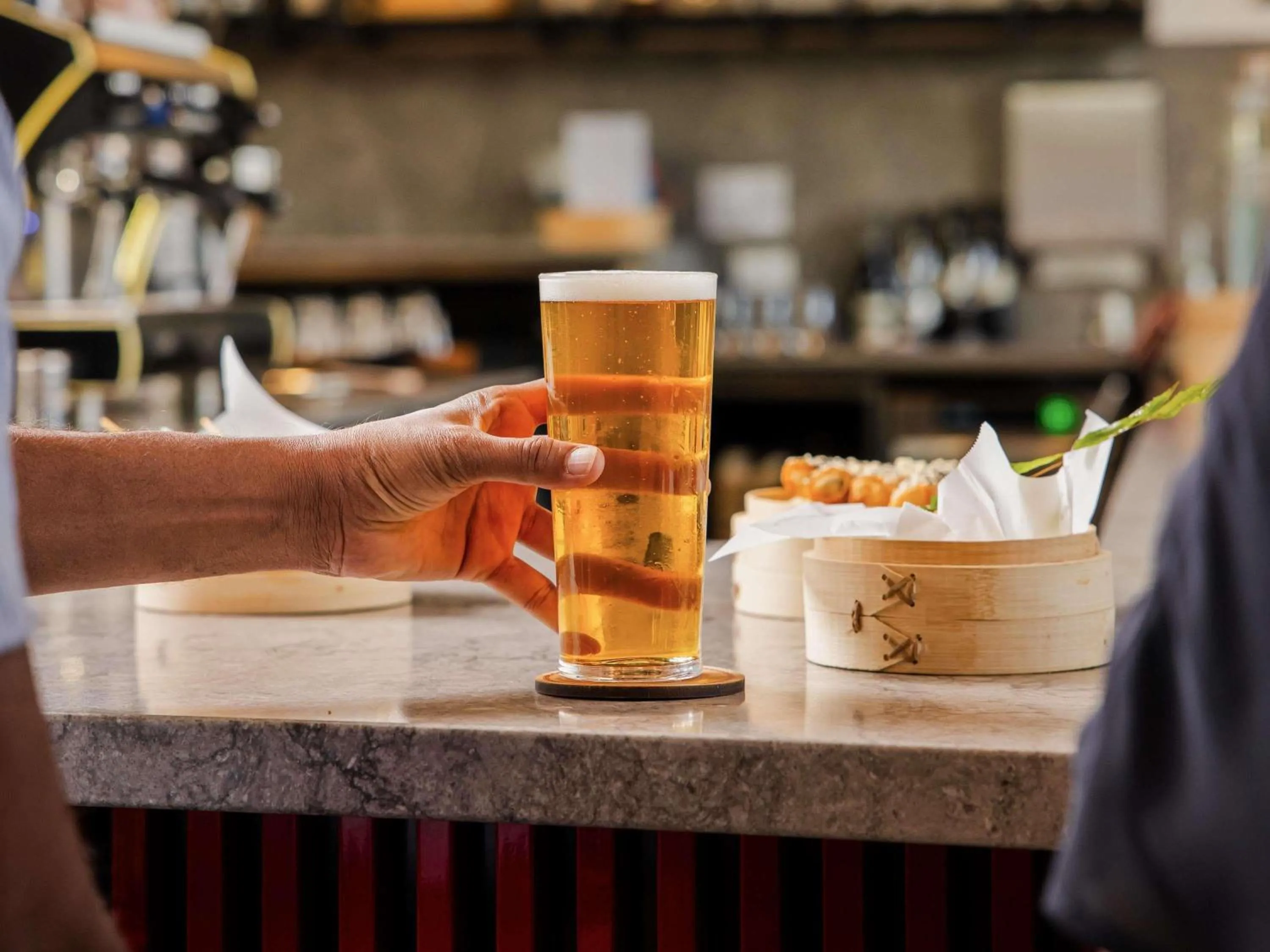 Lounge or bar in Novotel Devonport