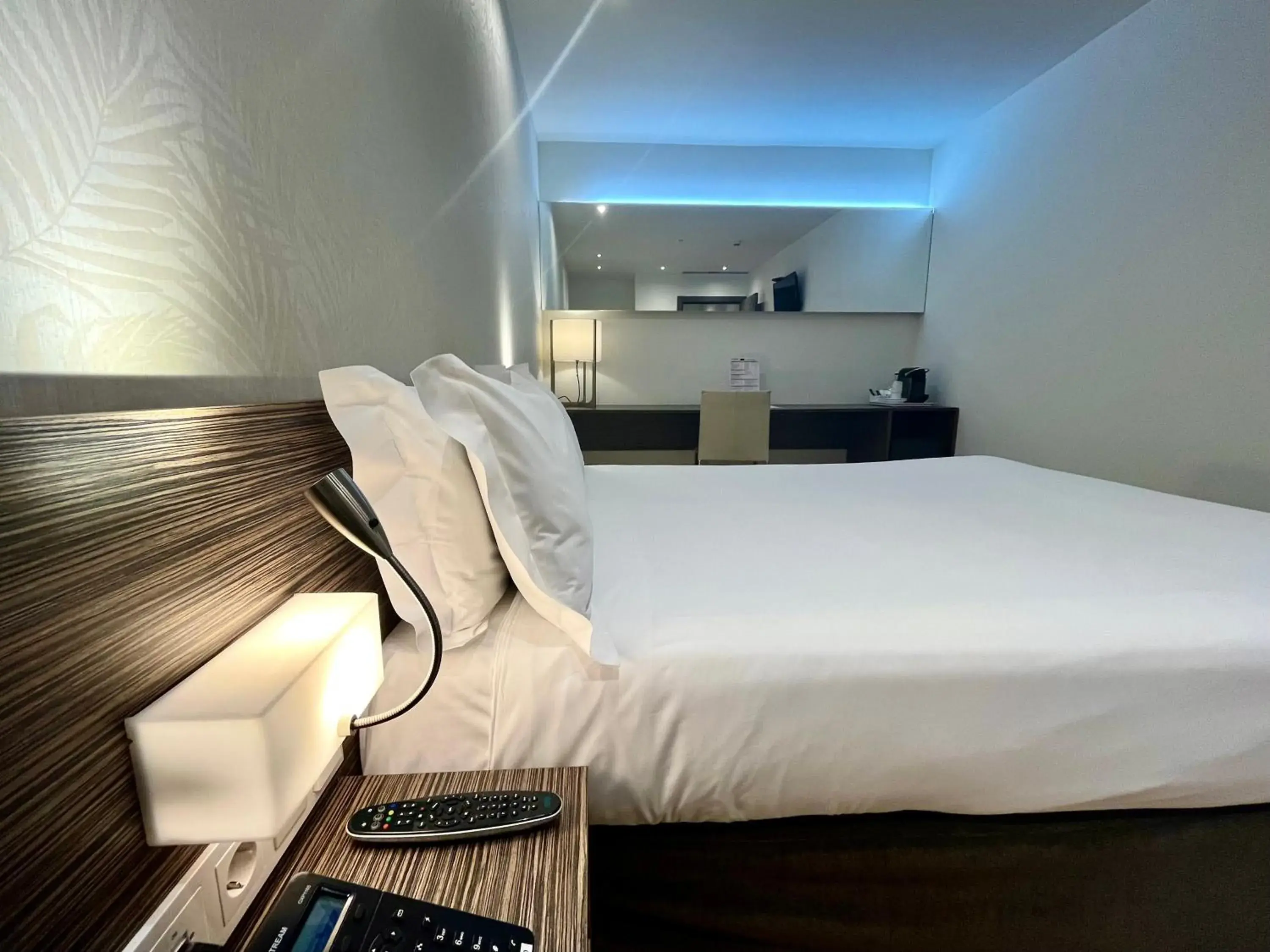 Executive Double or Twin Room in HelloSky Air Rooms Madrid Executive Double or Twin Room in HelloSky Air Rooms Madrid