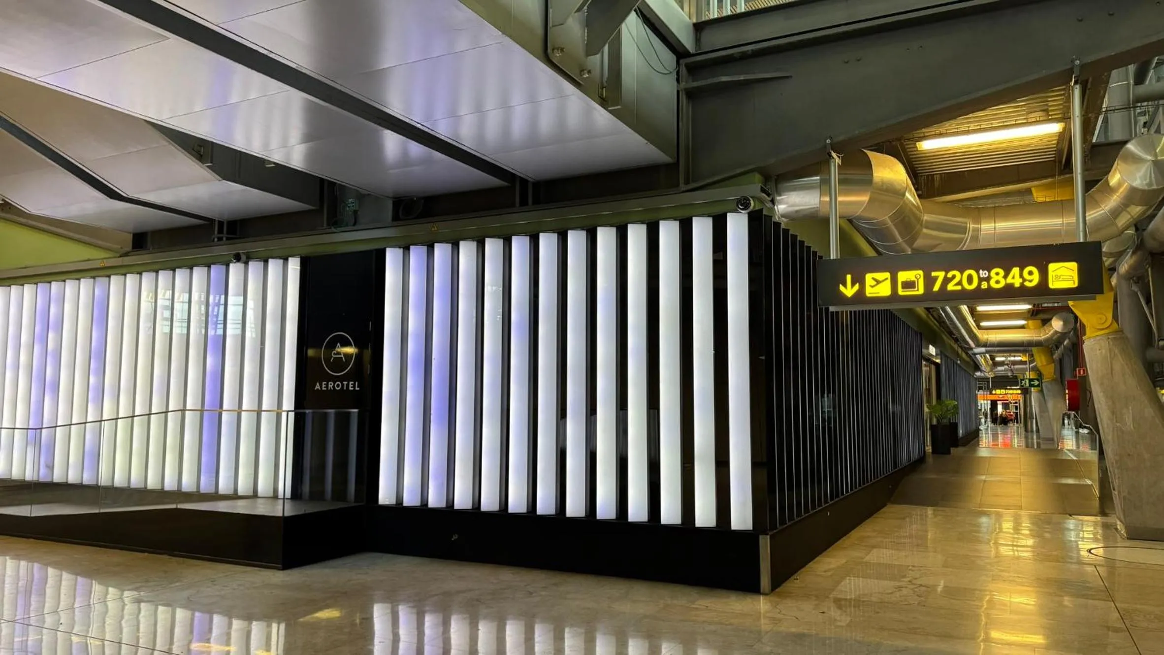 Facade/entrance in Aerotel Madrid Airport - Terminal 4