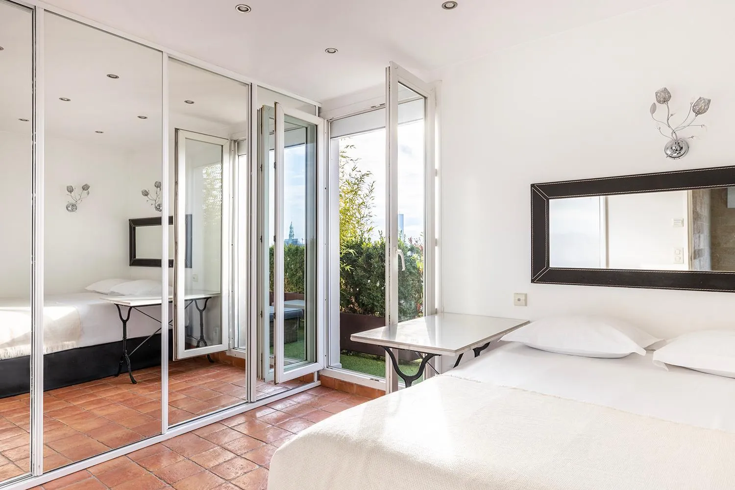 Bed in Appart Hôtel Résidence Courcelle