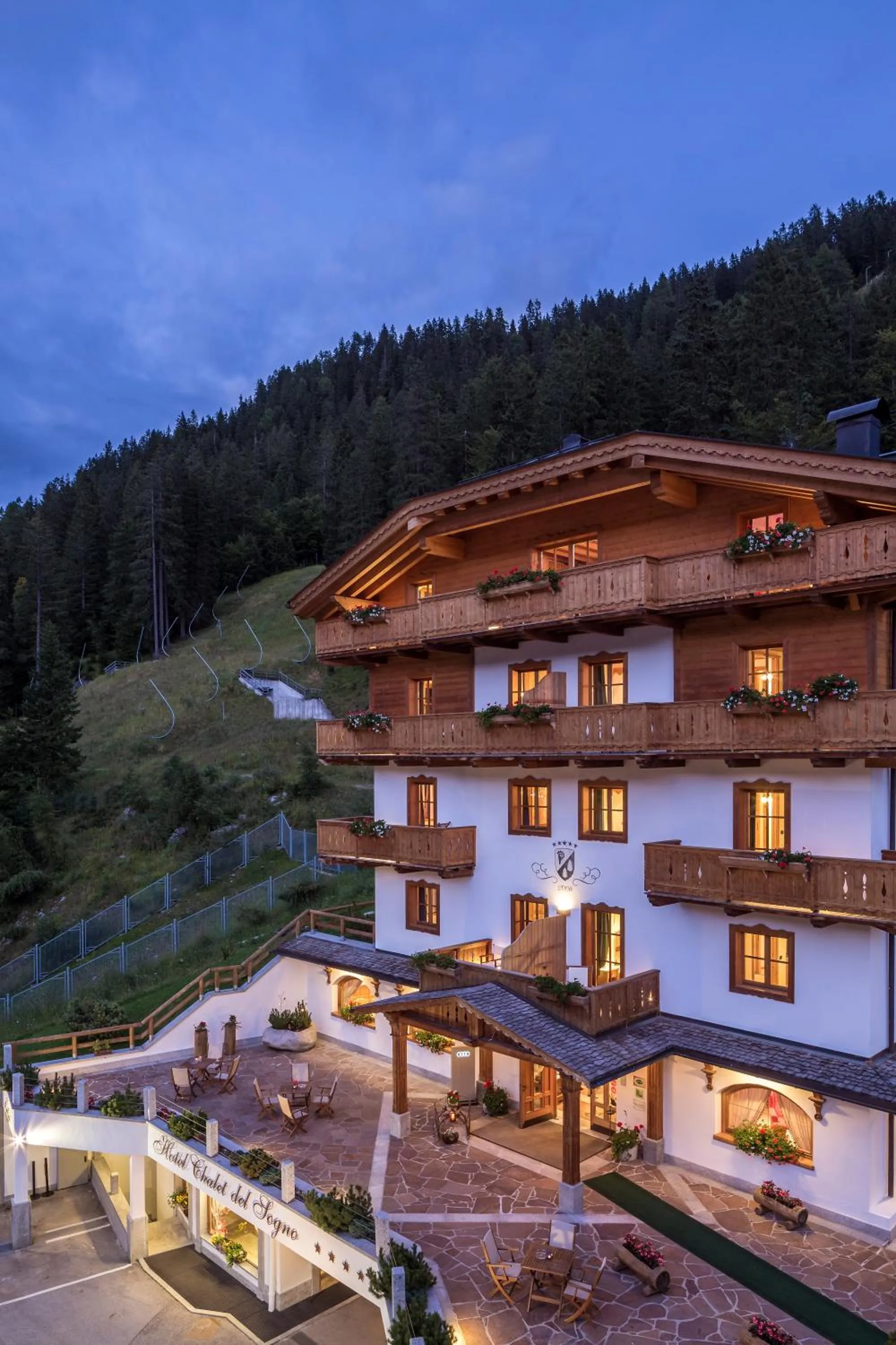 Property building in Hotel Chalet Del Sogno