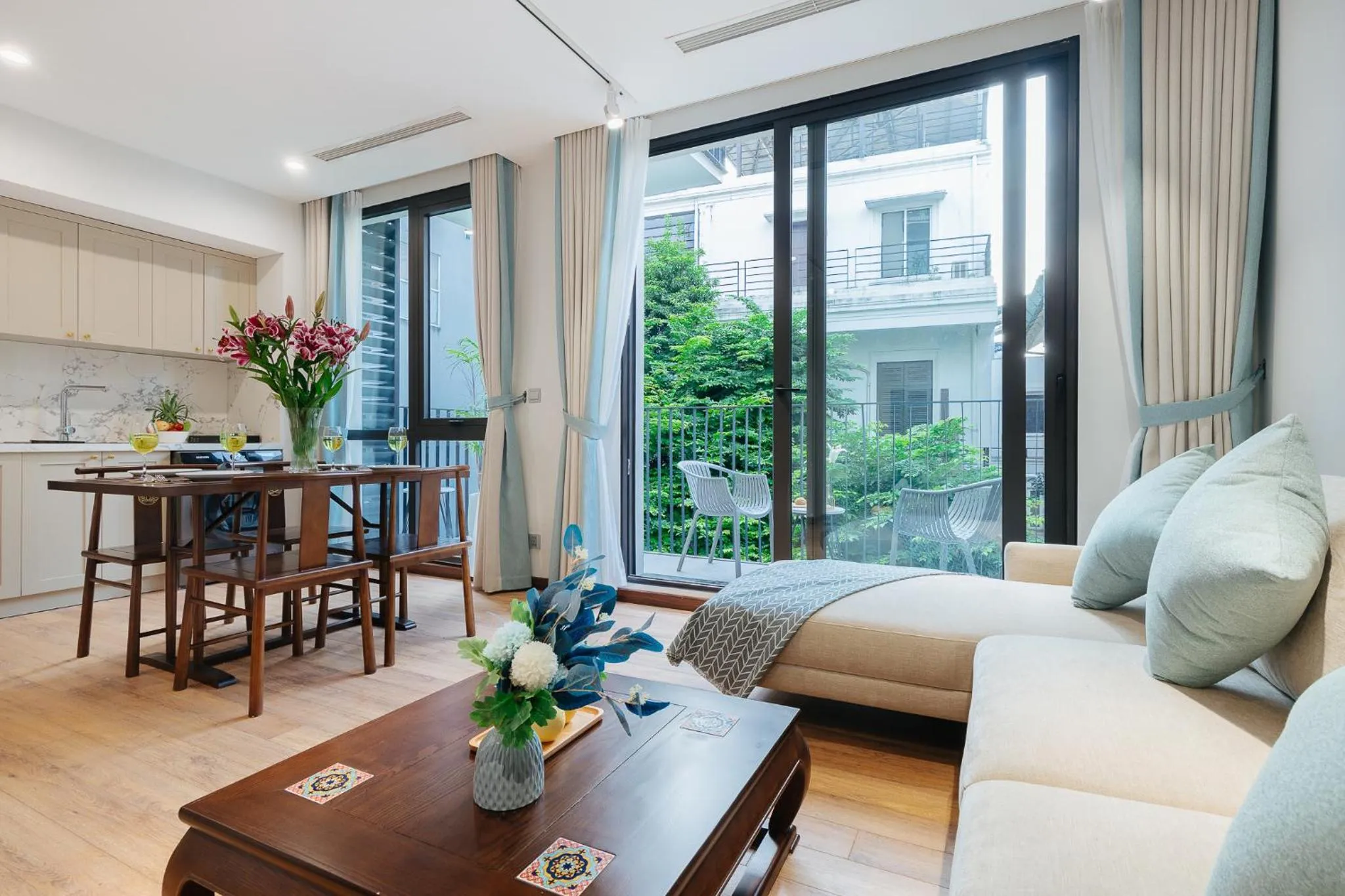 Balcony/Terrace in Margaery Boutique Apartment & Skyon9 Rooftop Bar