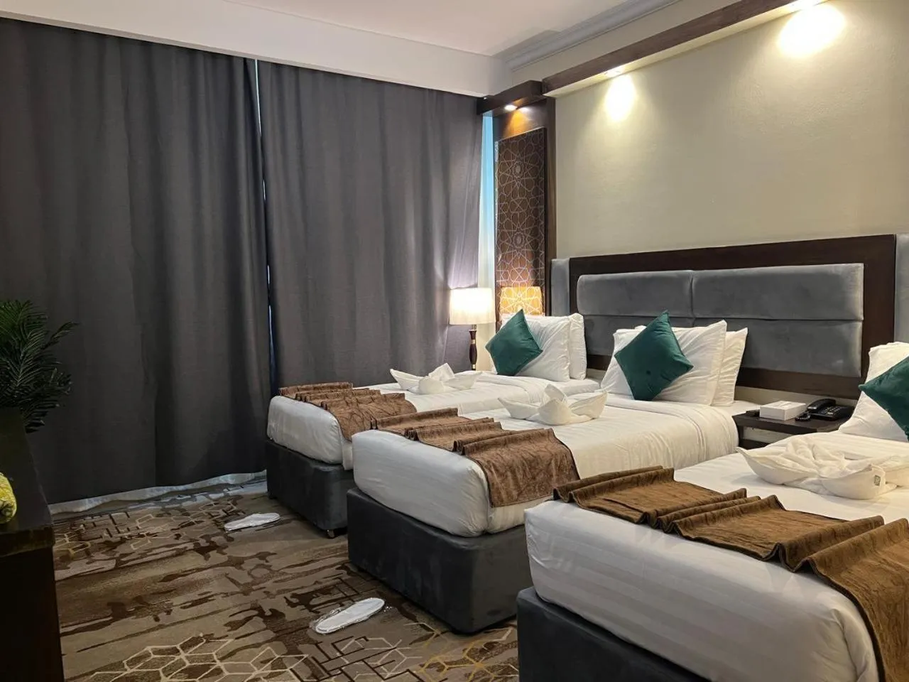 Bedroom, Bed in Sky View Hotel, Madinah