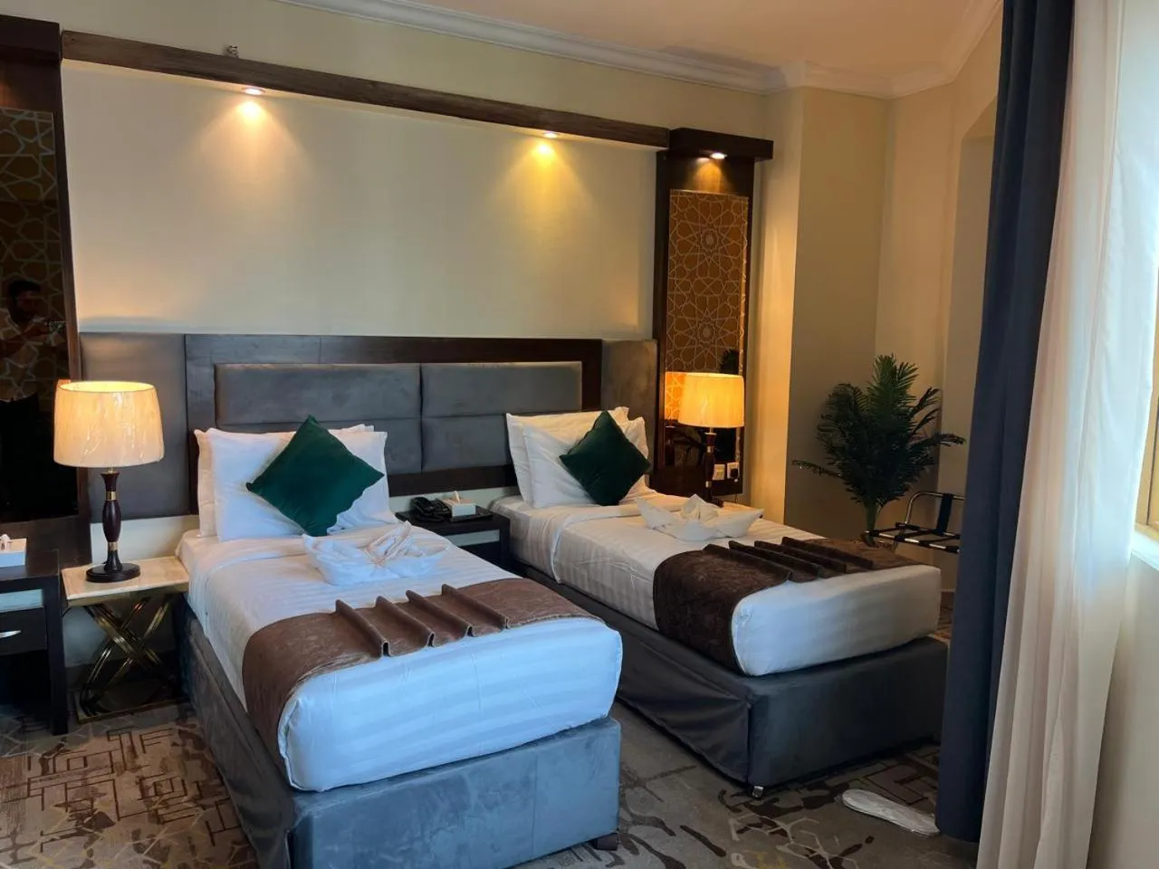 Bedroom, Bed in Sky View Hotel, Madinah