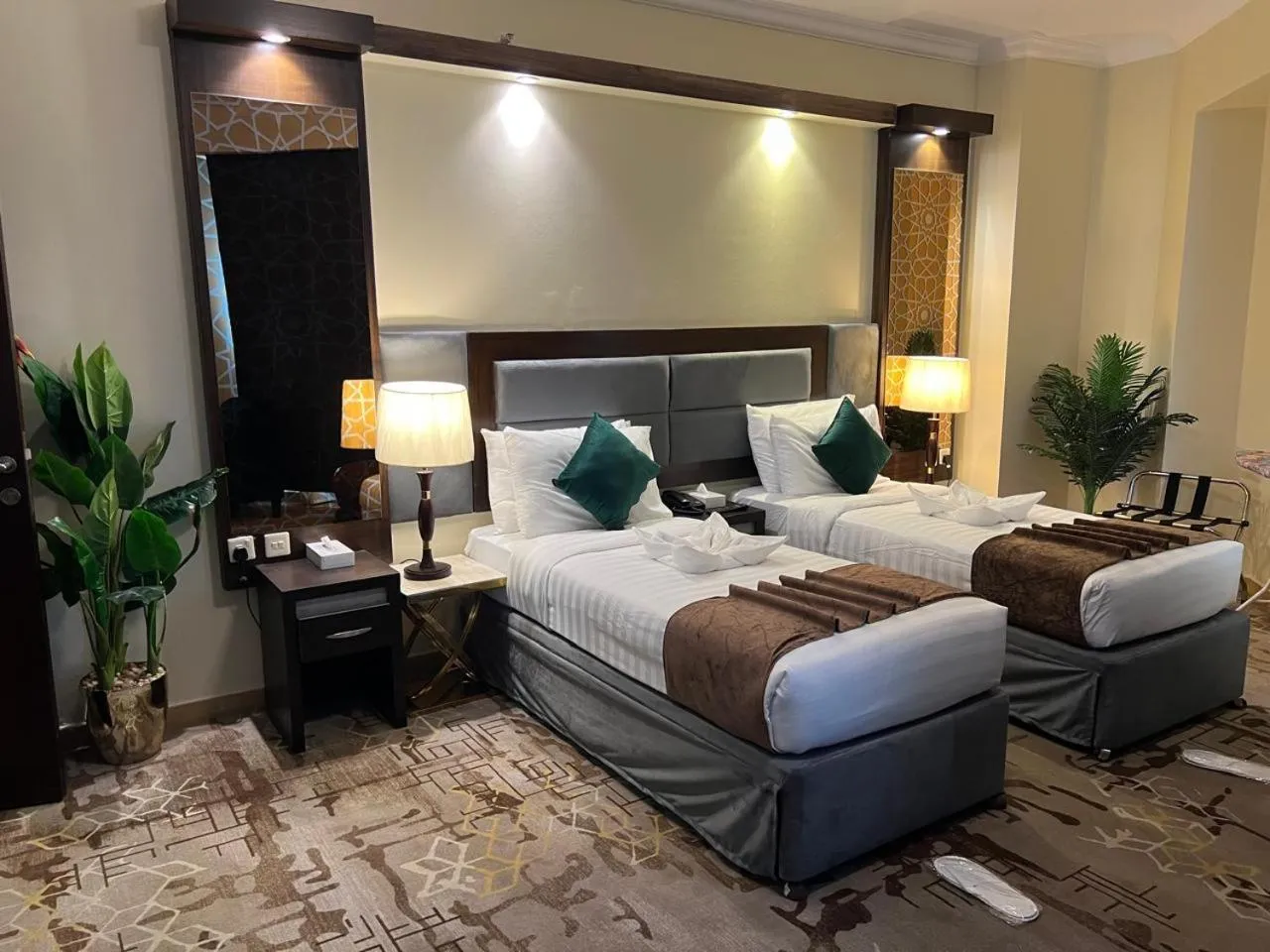 Bedroom, Bed in Sky View Hotel, Madinah