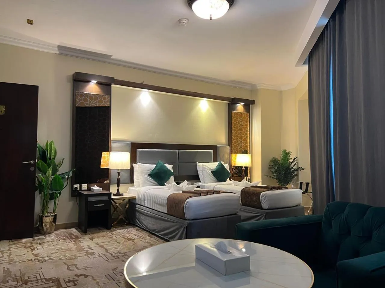 Bedroom, Bed in Sky View Hotel, Madinah