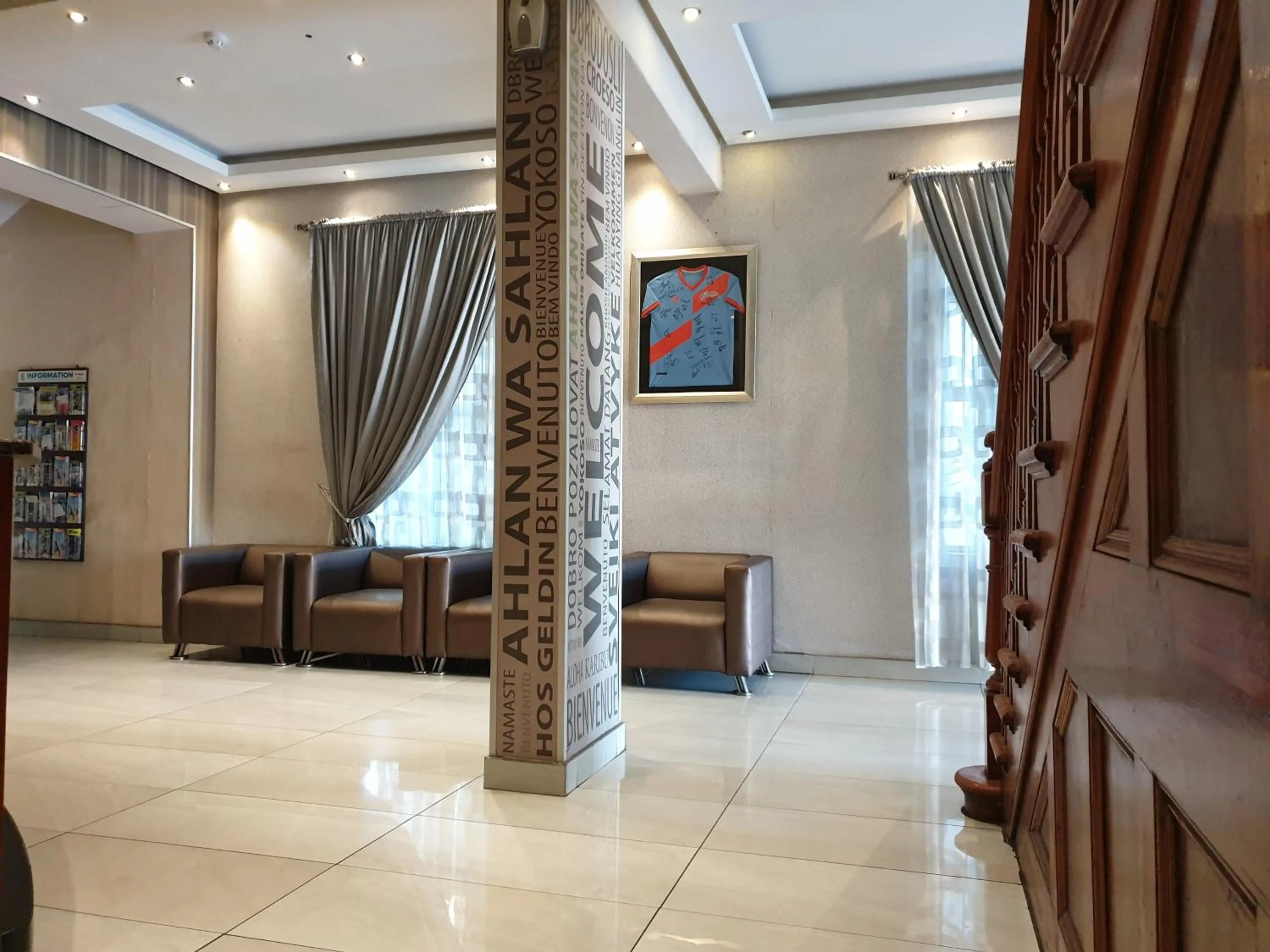 TV and multimedia in Cube Hotel