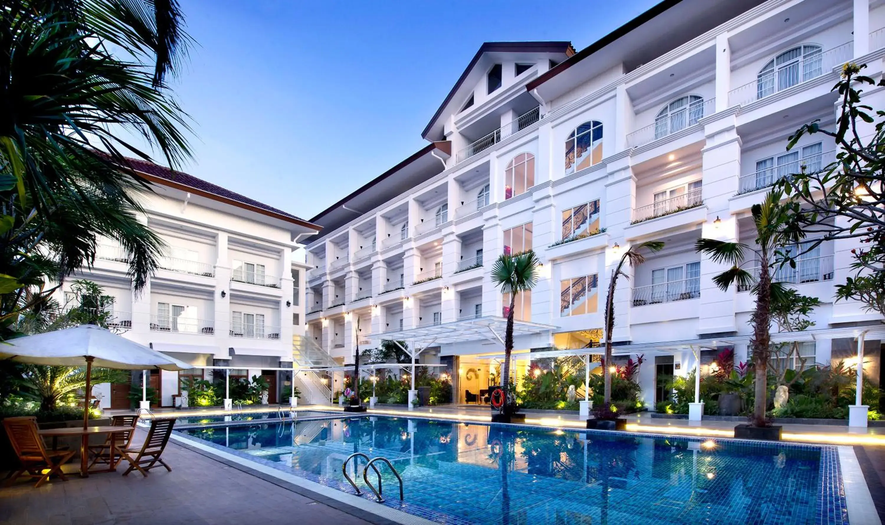 Pool view in Gallery Prawirotaman Hotel Pool view in Gallery Prawirotaman Hotel