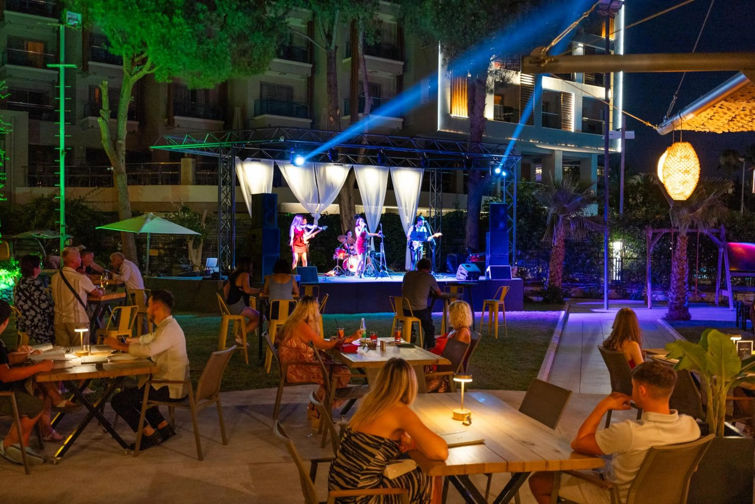 Restaurant/places to eat in Hotel Caprea