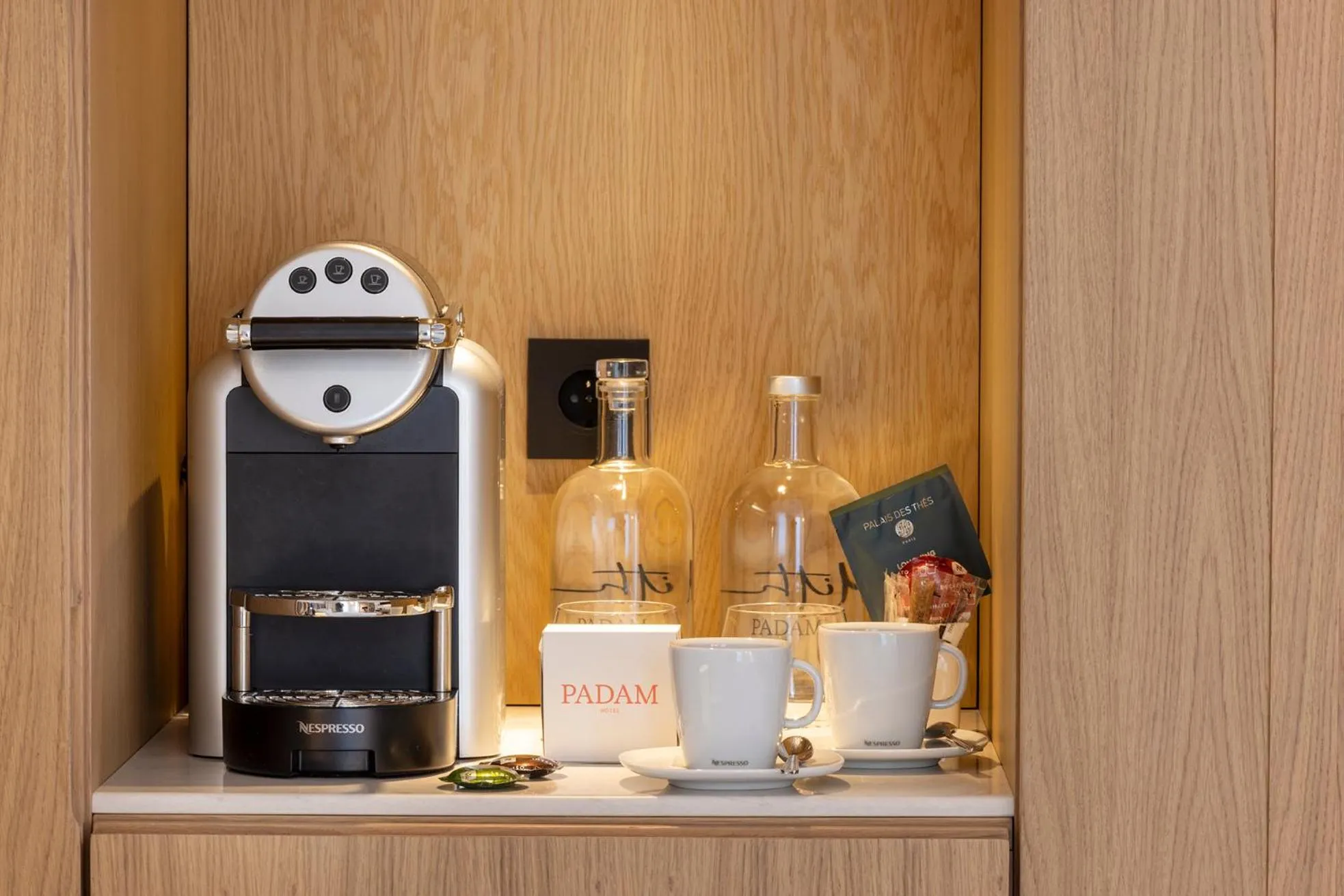 Coffee/tea facilities in Padam Hôtel