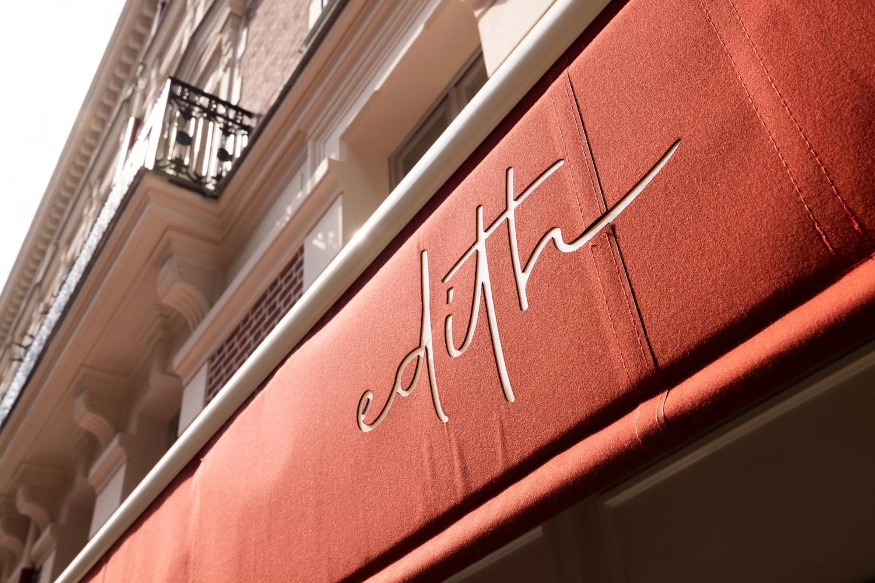 Restaurant/places to eat in Padam Hôtel