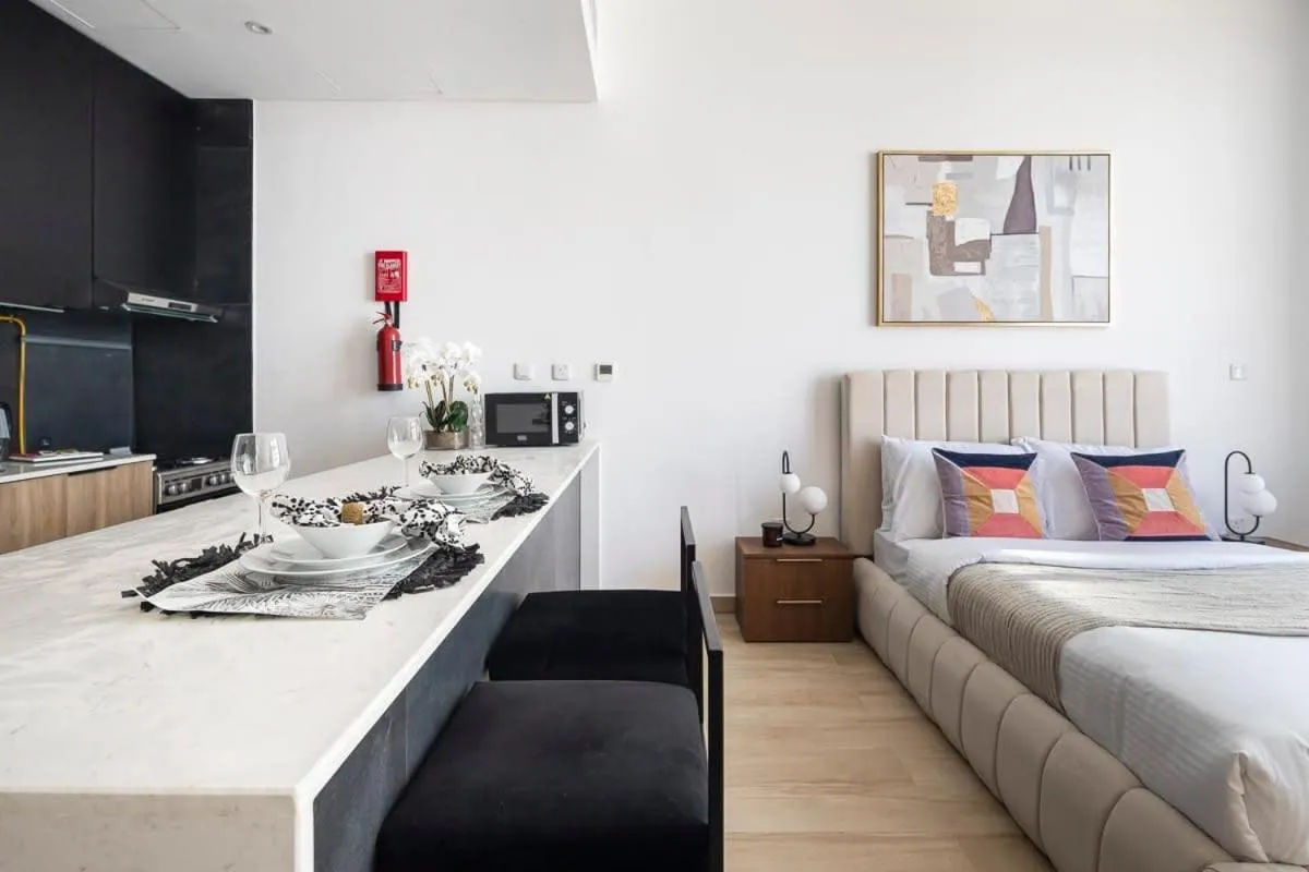 Bed in Frank Porter - Regina Tower