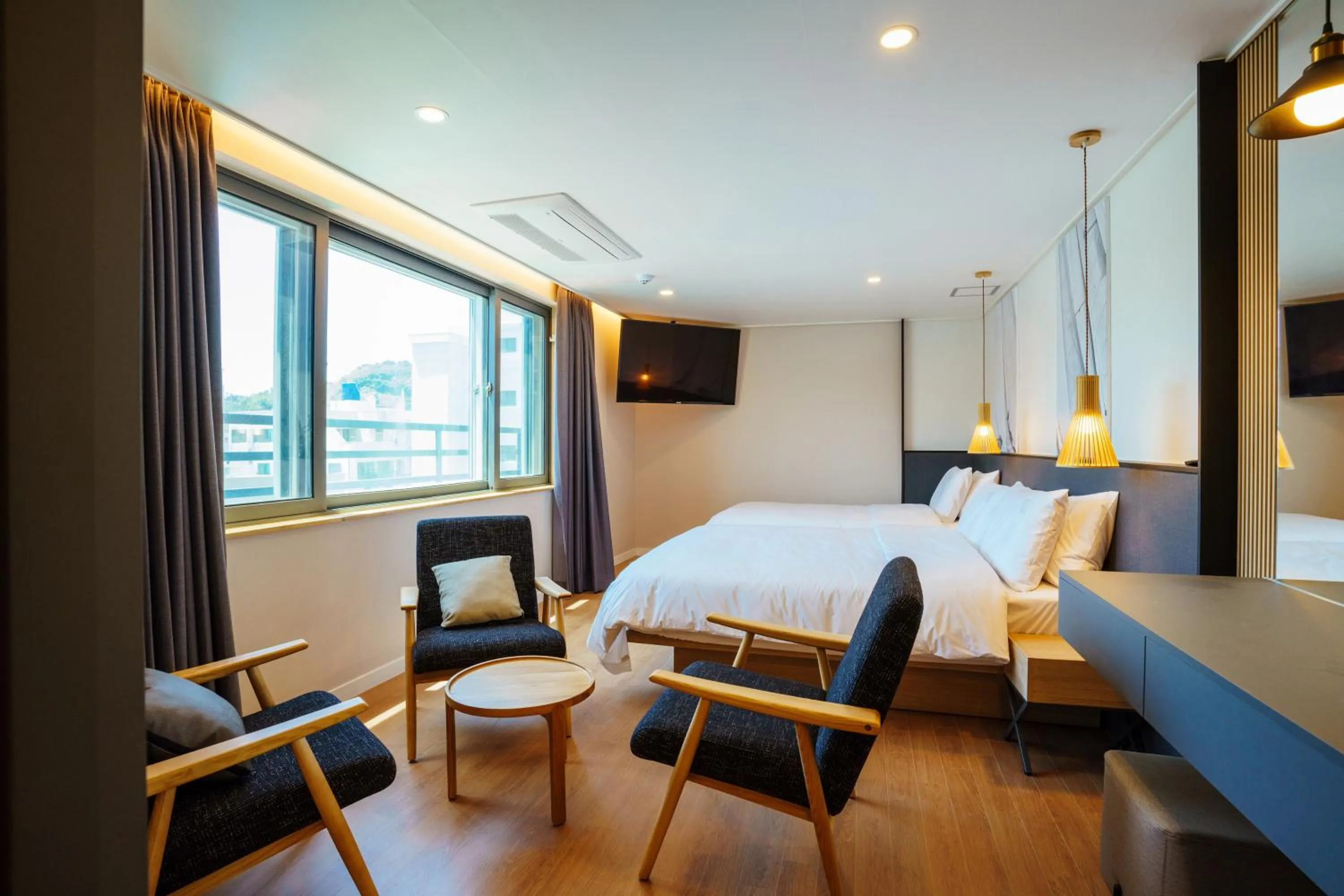 Photo of the whole room, Bed in Hotel Pico