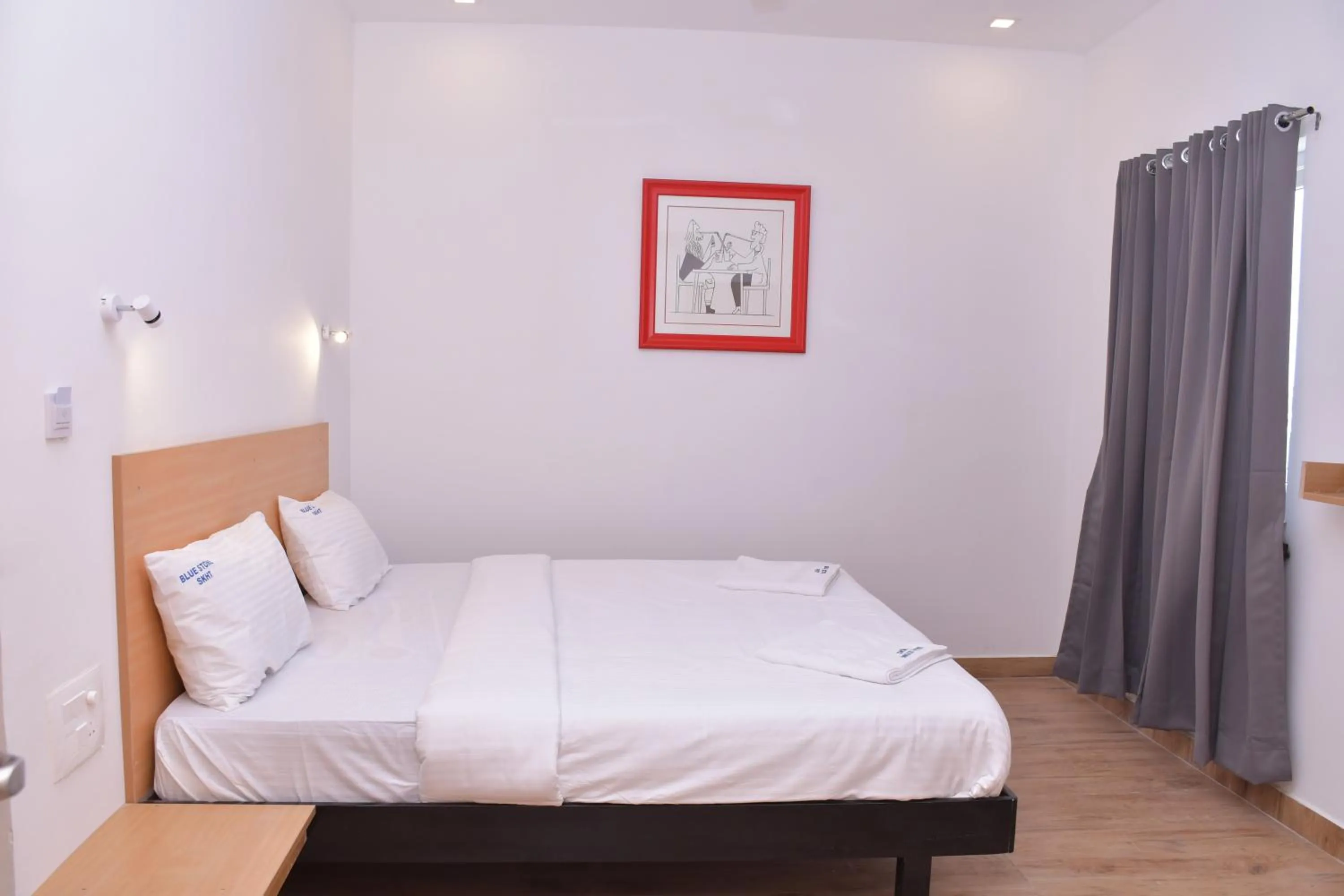 Photo of the whole room, Bed in Hotel Bluestone