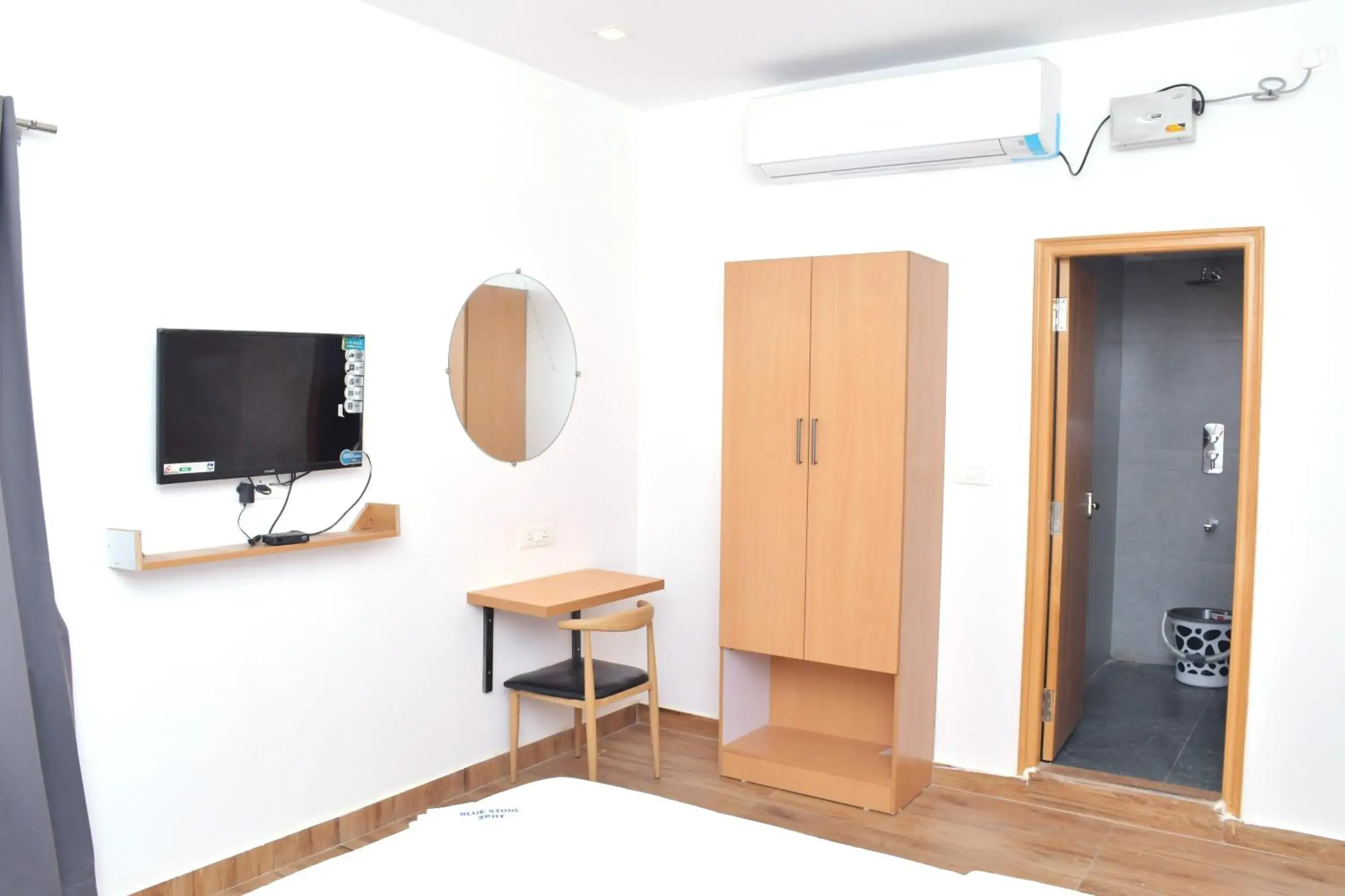 TV and multimedia in Hotel Bluestone TV and multimedia in Hotel Bluestone