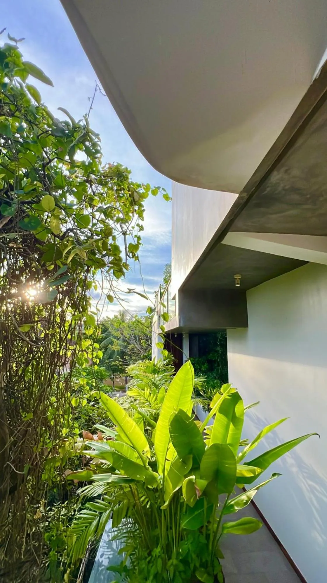 Property building in Maison Leab