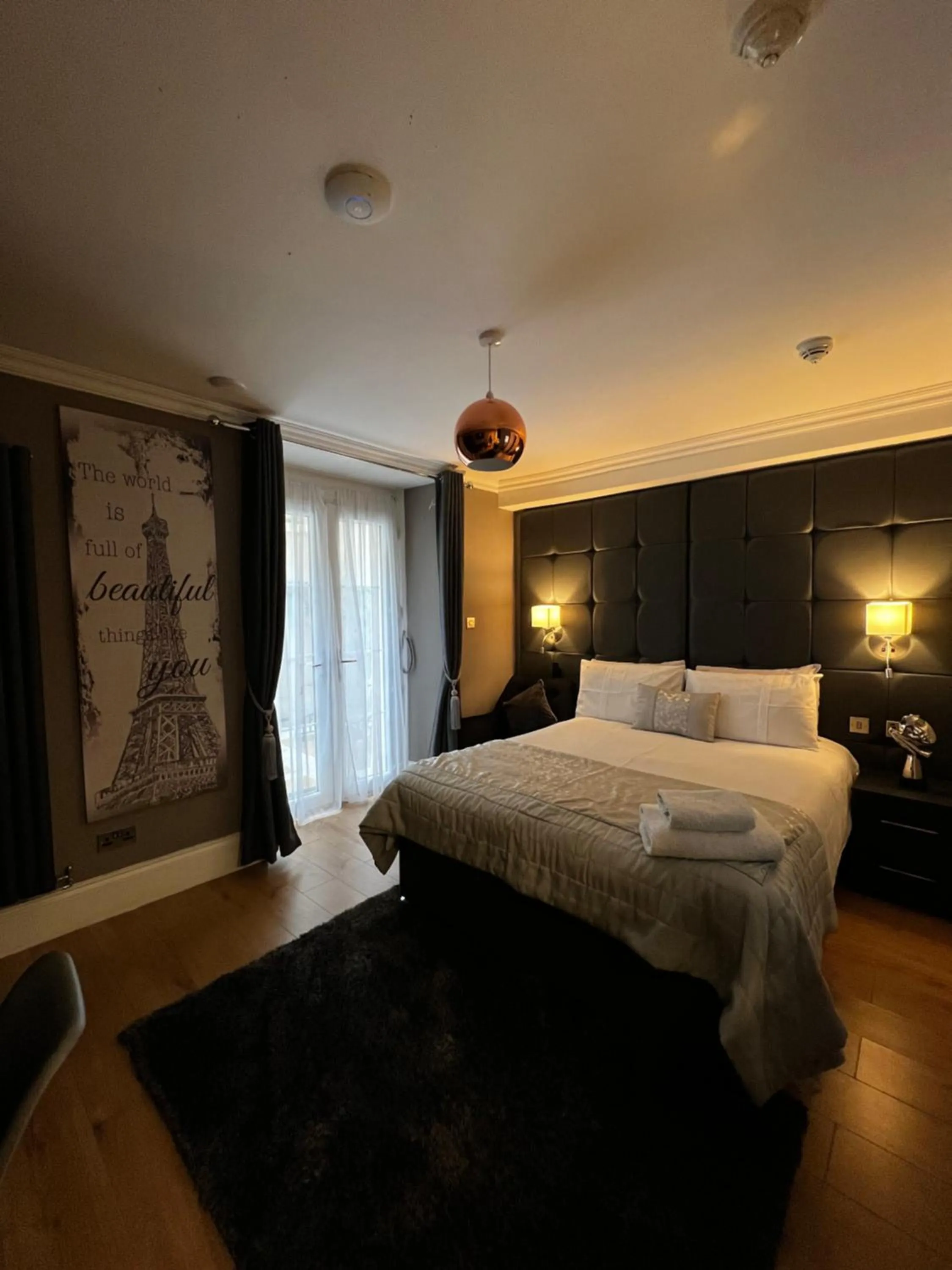 Bed in Amani Apartments - Glasgow City Centre