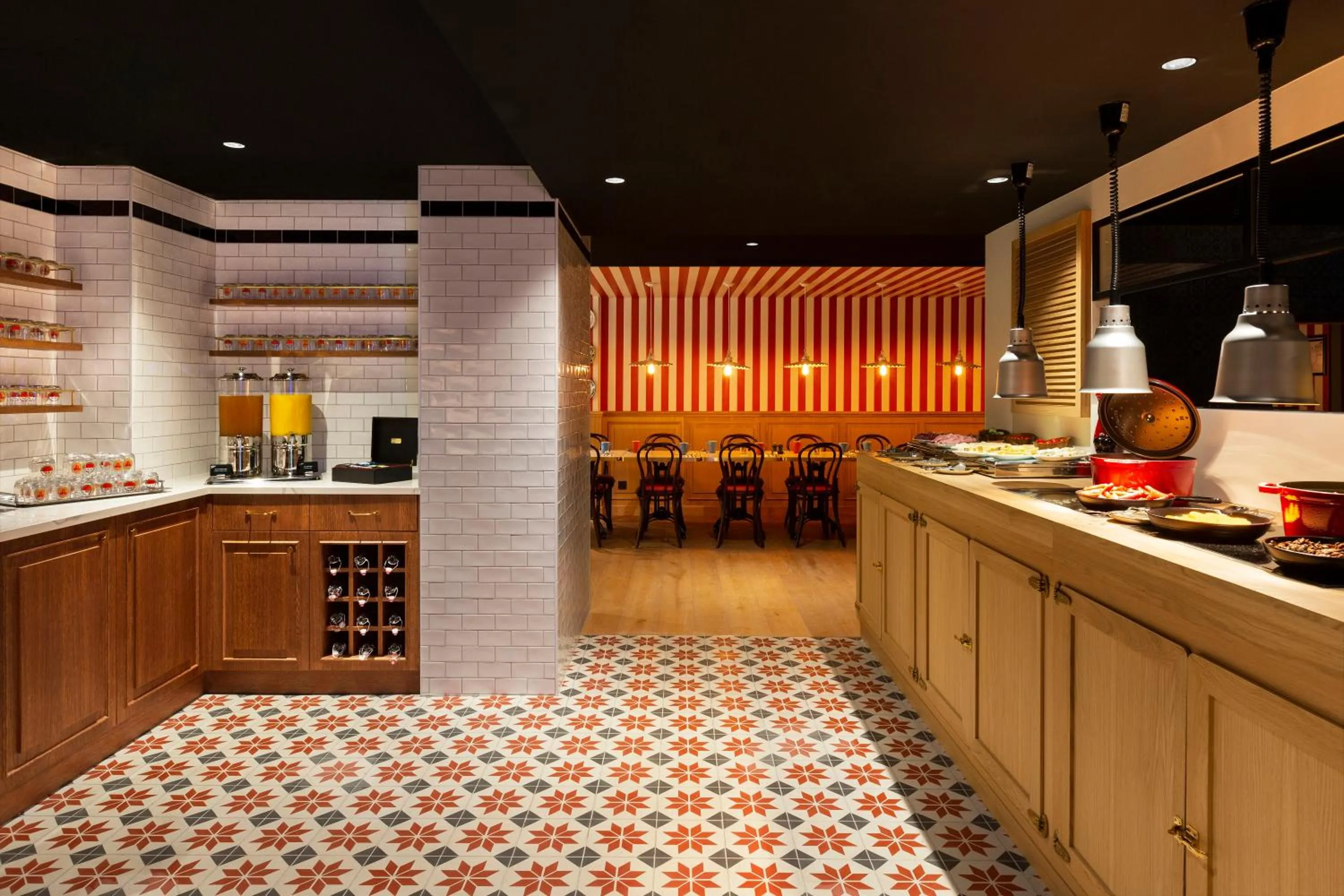 Breakfast in RockyPop Grenoble Appartements