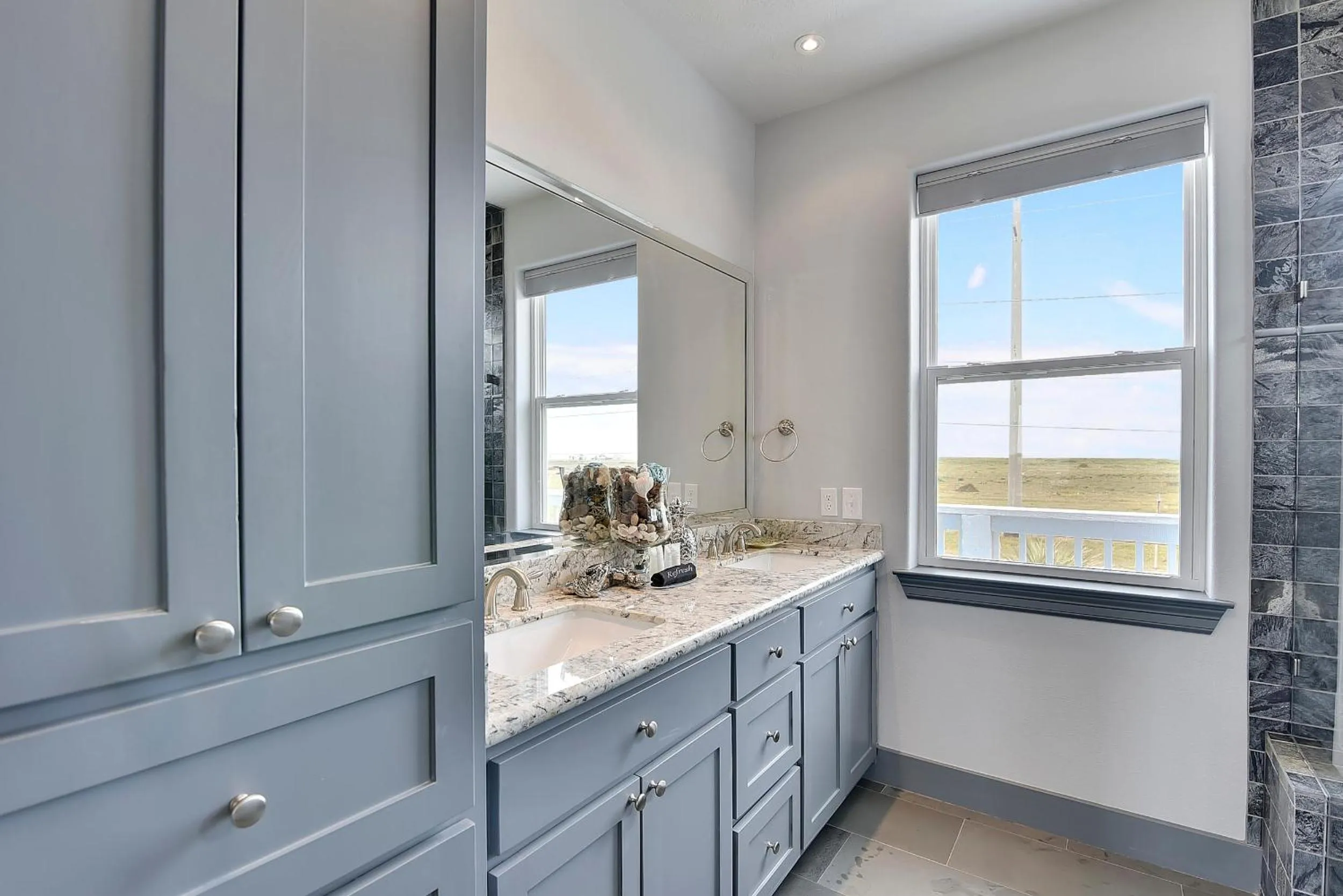 Kitchen or kitchenette in Honu Beachfront by Ryson Vacation Rentals