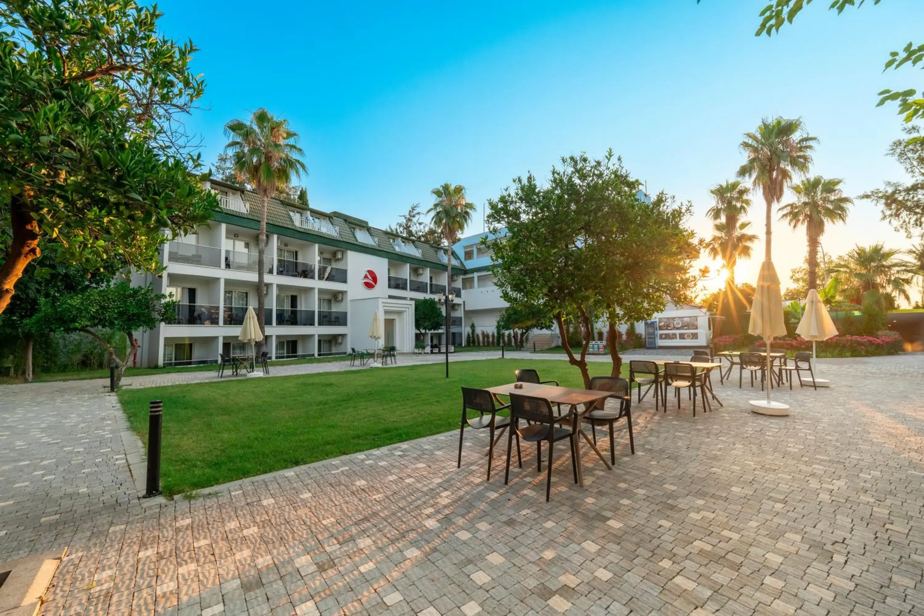 Property building in Armas Gul Beach Property building in Armas Gul Beach