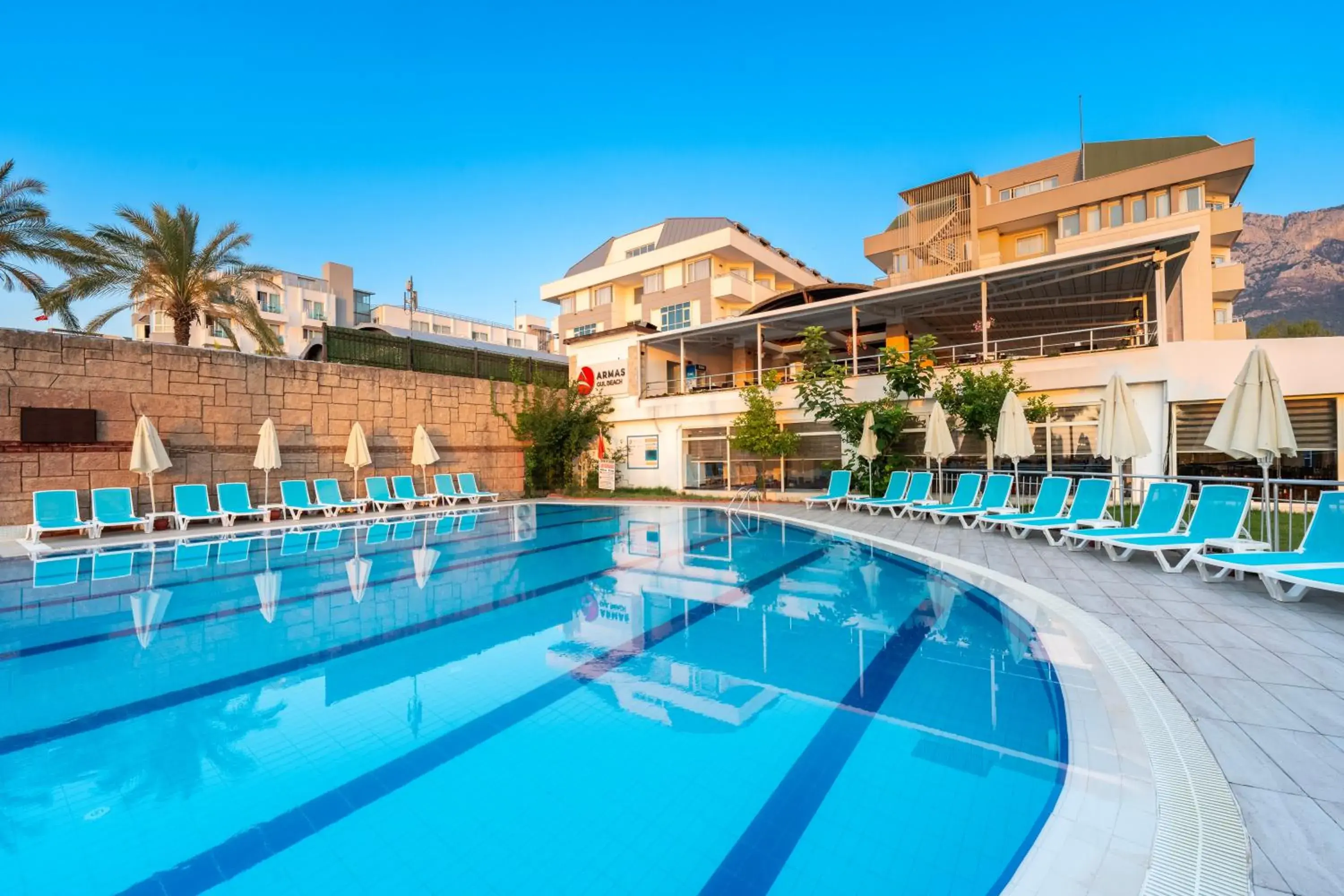 Property building in Armas Gul Beach Property building in Armas Gul Beach