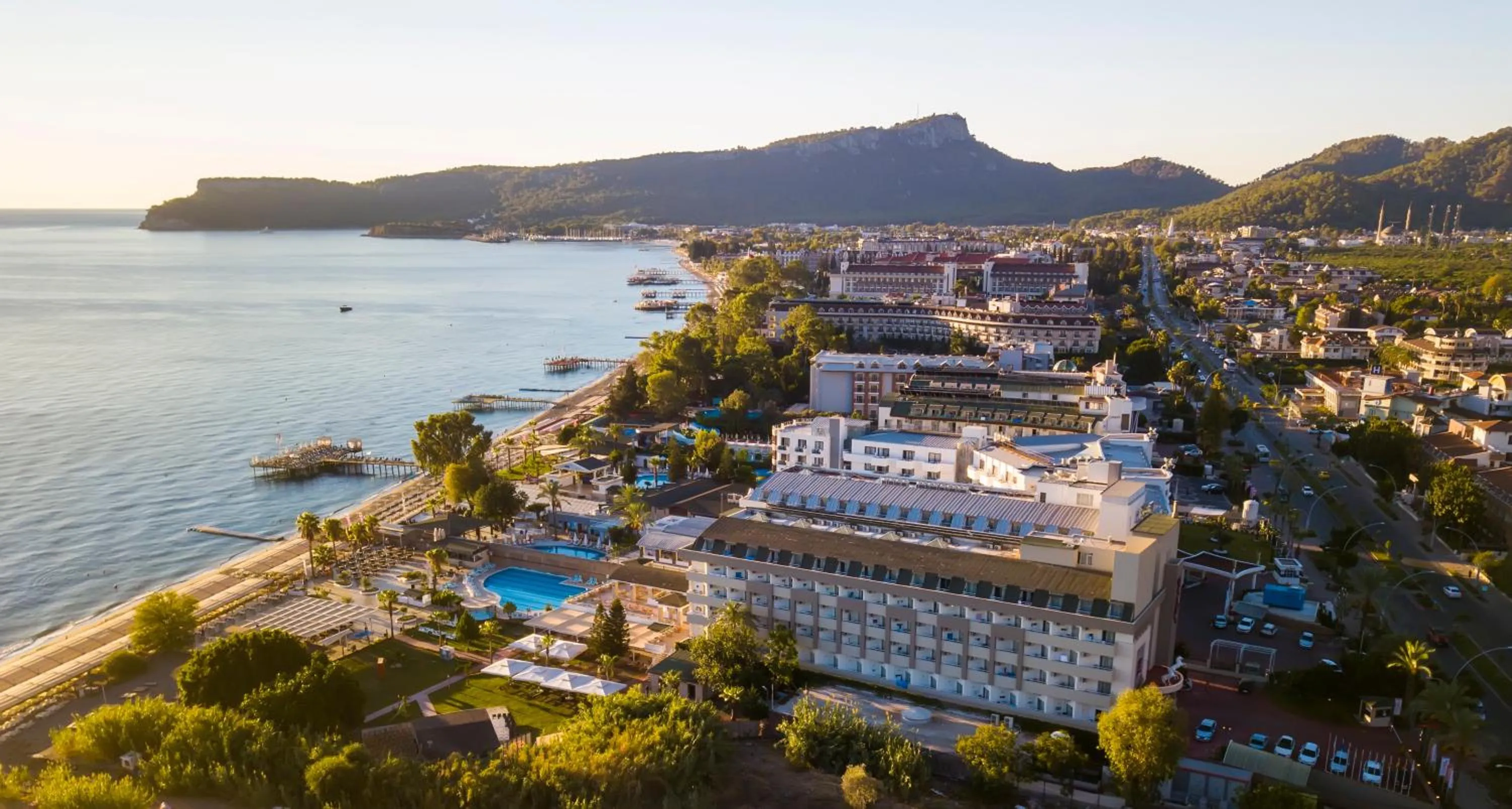 Property building in Armas Gul Beach