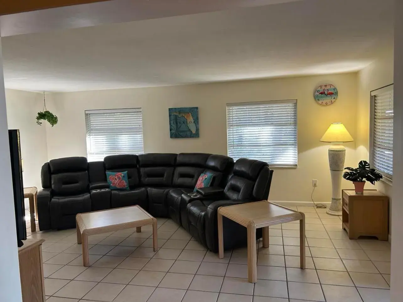 Living room in Tropical Marina & Resort on Lake Beresford Living room in Tropical Marina & Resort on Lake Beresford