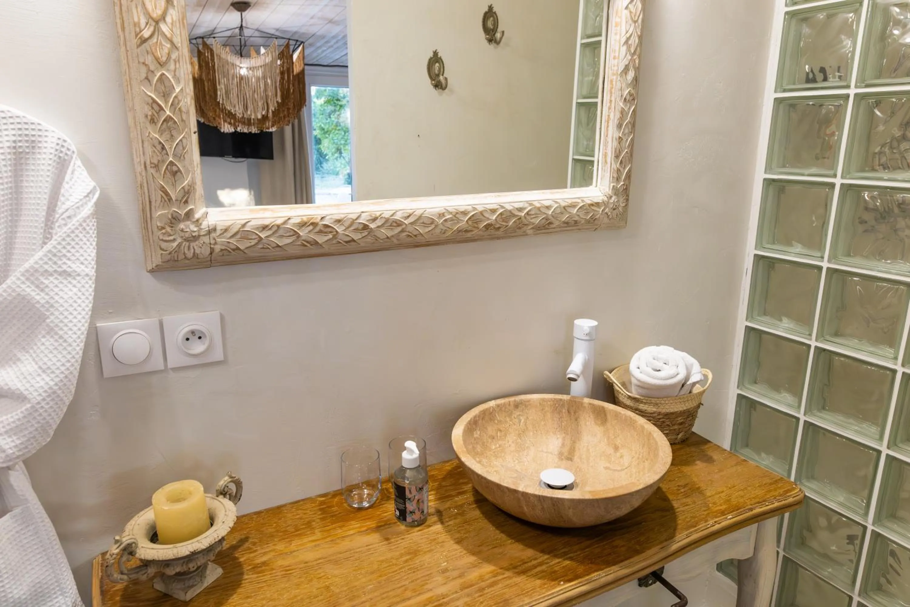 Shower in La Bastide du Mûrier