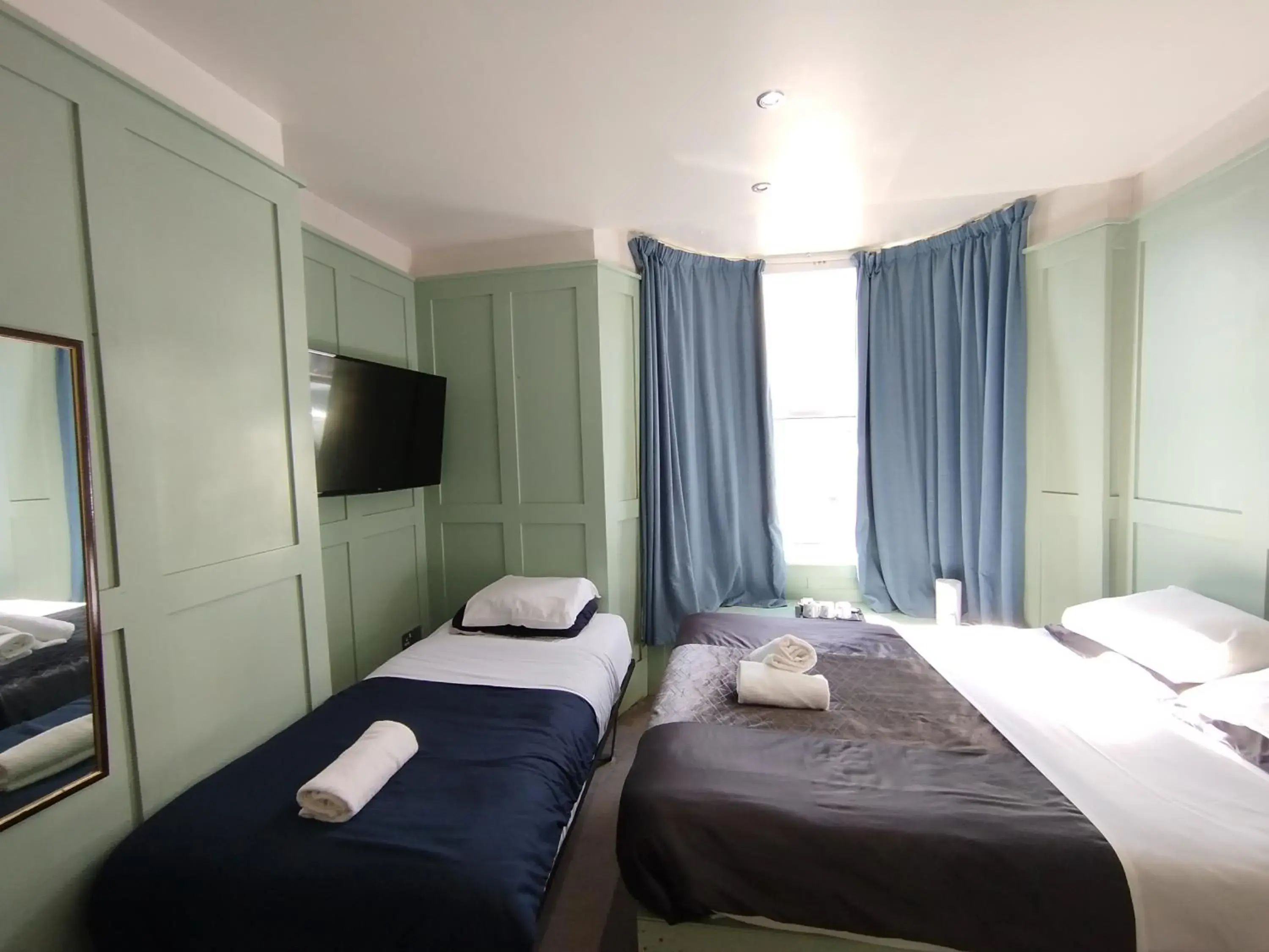 Twin Room in The Willows Twin Room in The Willows